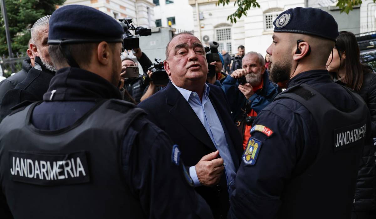 Gigi Nețoiu a mers cu formația să-și depună candidatura la Primăria București și s-a certat cu Marian Ceaușescu în curte: „Băi, securistule”
