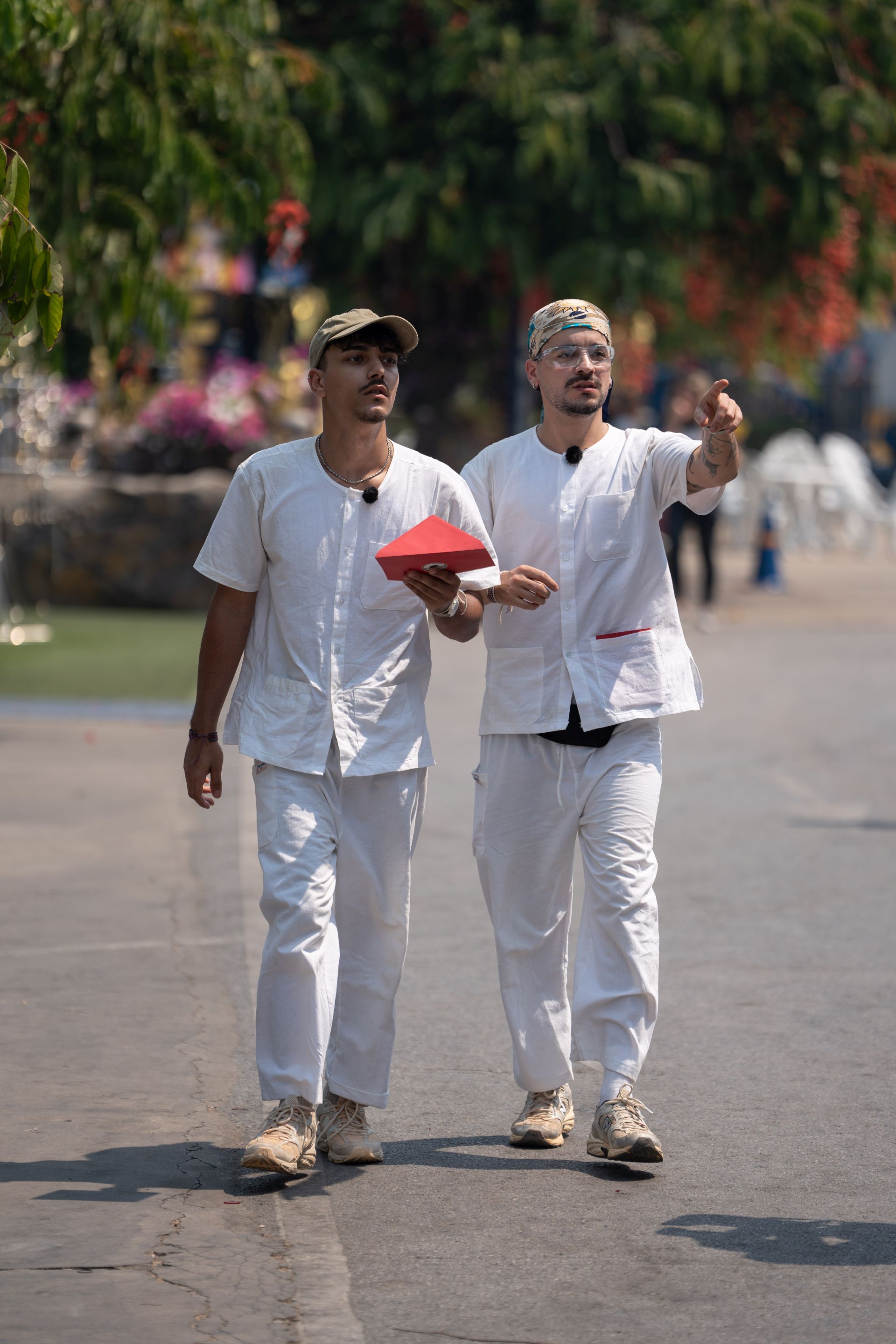 Andrei Ursu și Vlad Condurache s-au logodit în Bali. Și-au confecționat verighetele manual