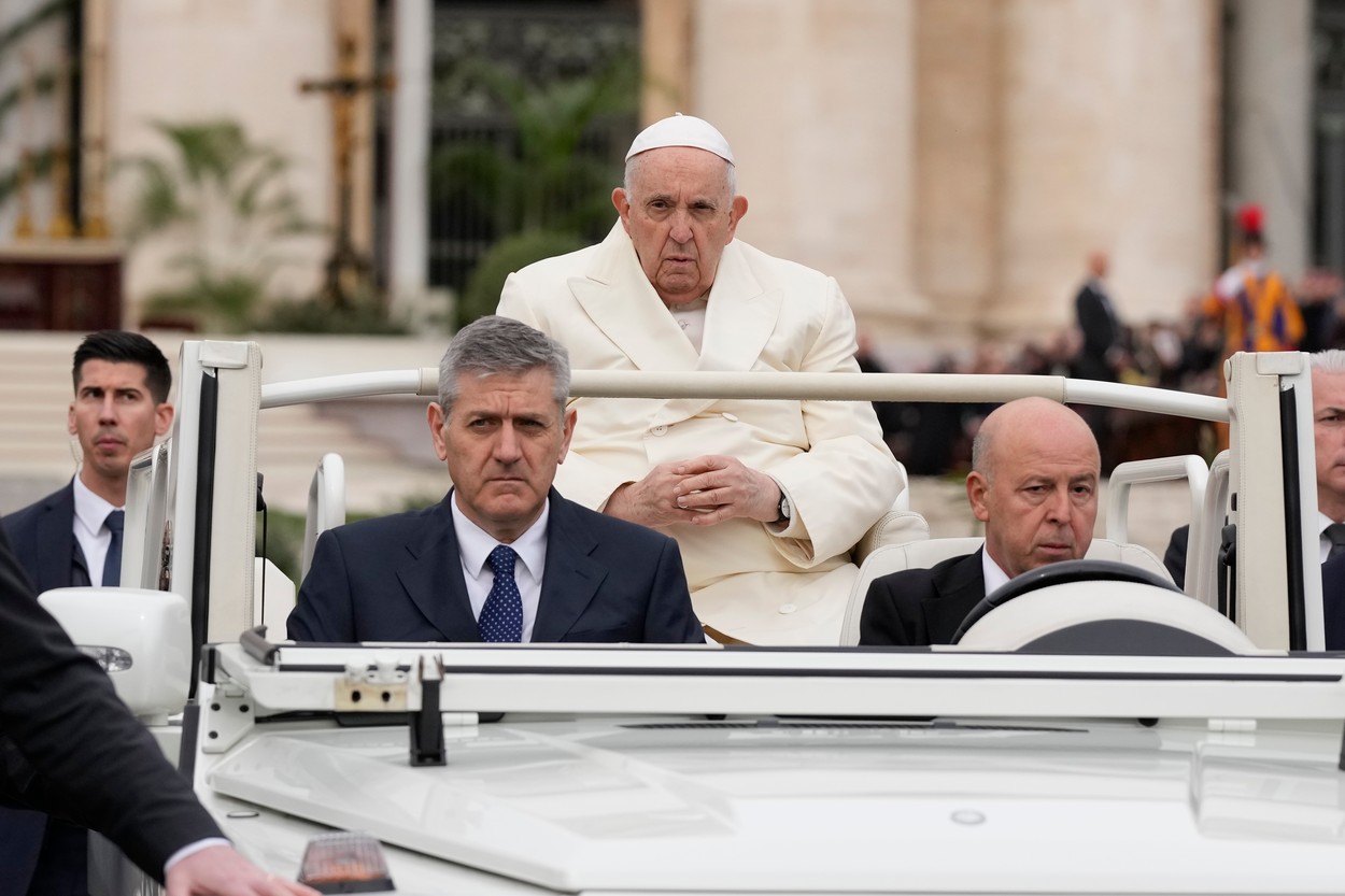 VIDEO | Papa Francisc a condus slujba de Florii de la Vatican, la o zi după ce a fost externat