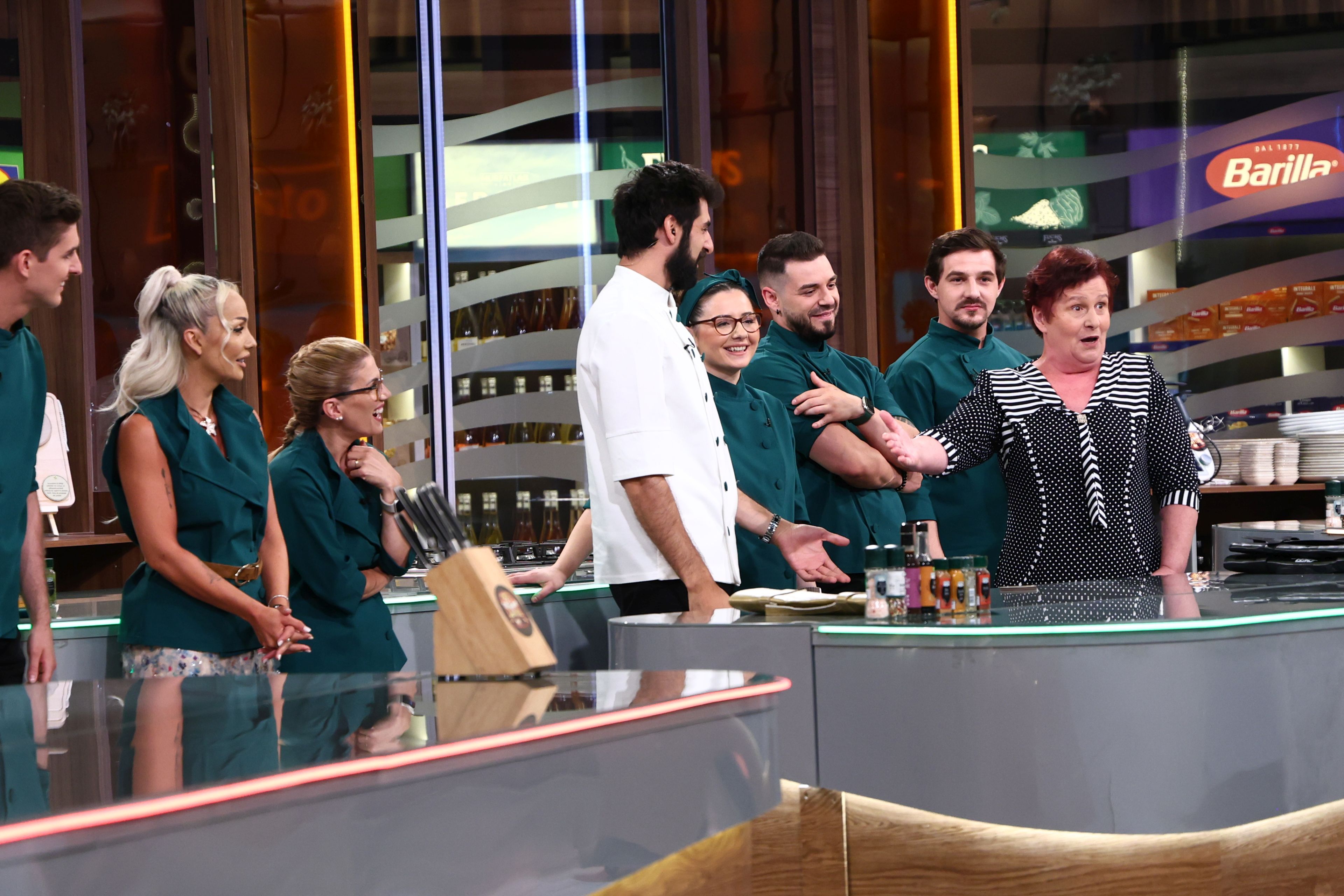 Mirela Chirulescu a fost eliminată de la „Chefi la cuțite” 2025. Schimbări în trei echipe, după duelul amuletelor dintre chef Richard și chef Orlando