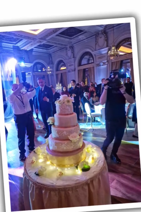 Mihai Albu și Elena Nechifor s-au căsătorit religios. Imagini de la petrecerea de nuntă, care a avut loc la restaurantul unui hotel de lux din București