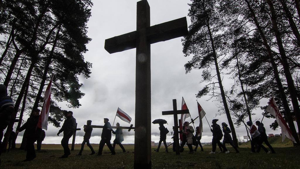 Noi proteste în Belarus | Lanț uman de 13 km, până la închisoarea în care au fost bătuți protestatarii care se opun regimului Lukașenko