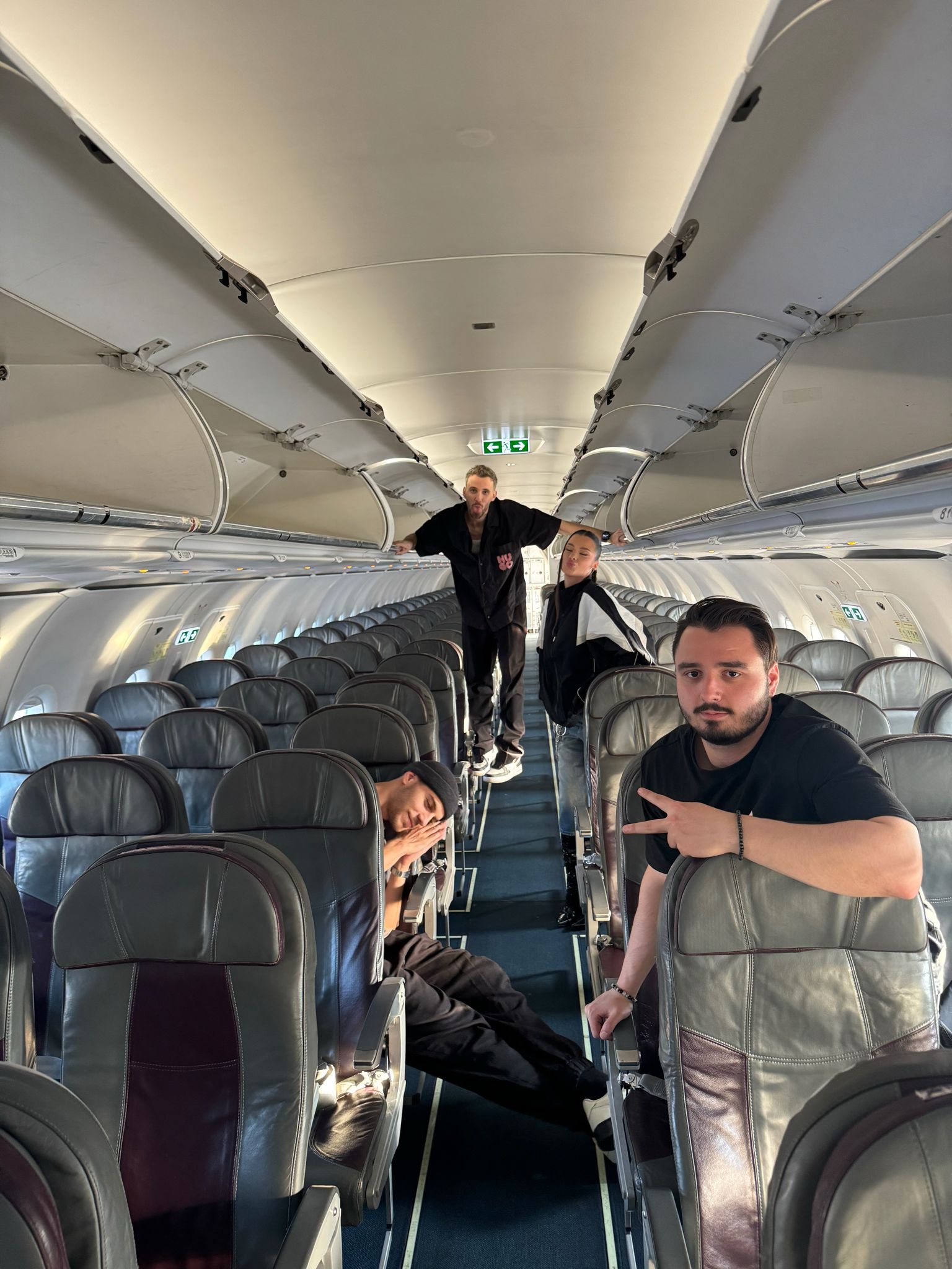 Misha Miller, concert-surpriză la 9.000 de metri înălțime, în avion: „Am avut supermari emoții”. Cum au reacționat pasagerii