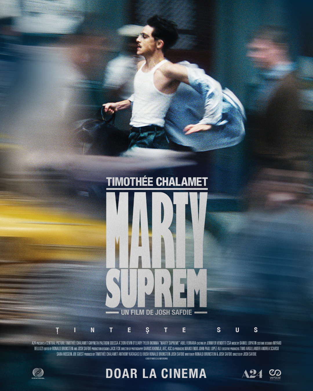 Când apare în cinematografele din România filmul „Marty Suprem”, pentru care Timothee Chalamet a primit primul său Glob de Aur