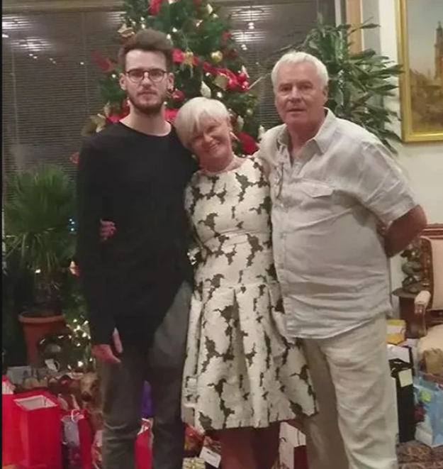 Cum arată și cu ce se ocupă Victoraș, fiul Monicăi Tatoiu, în vârstă 31 de ani. „E tare priceput și preocupat de partea aceasta. Este frumos și deștept”
