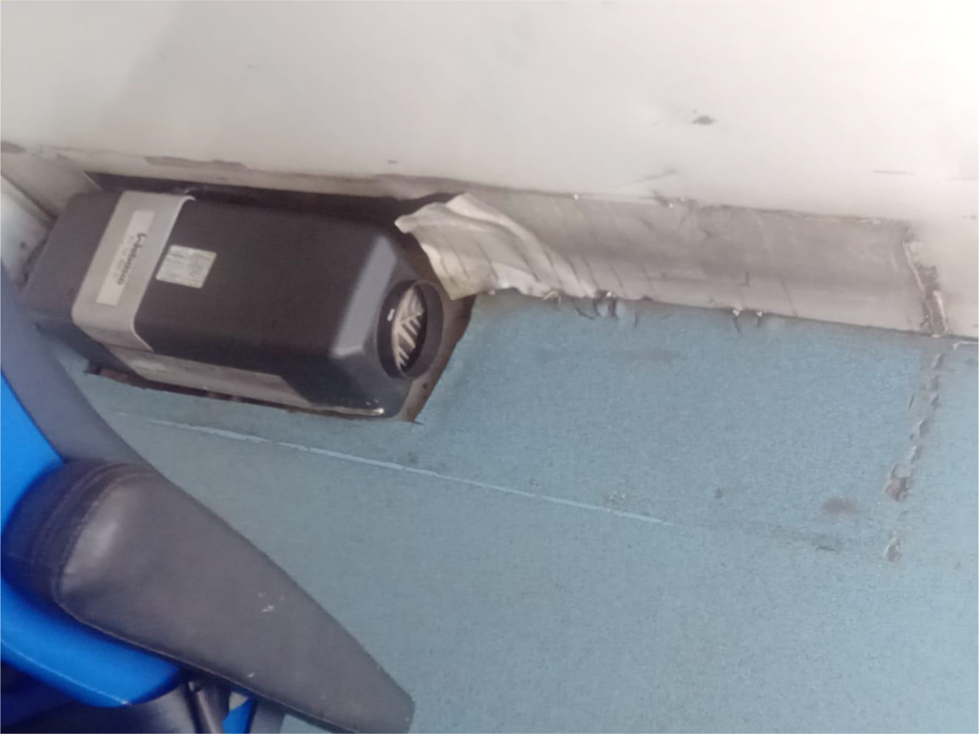 Medicii și personalul de la Salvare din toată țara ne-au trimis imagini cu ambulanțele preistorice, cu un milion de kilometri la bord