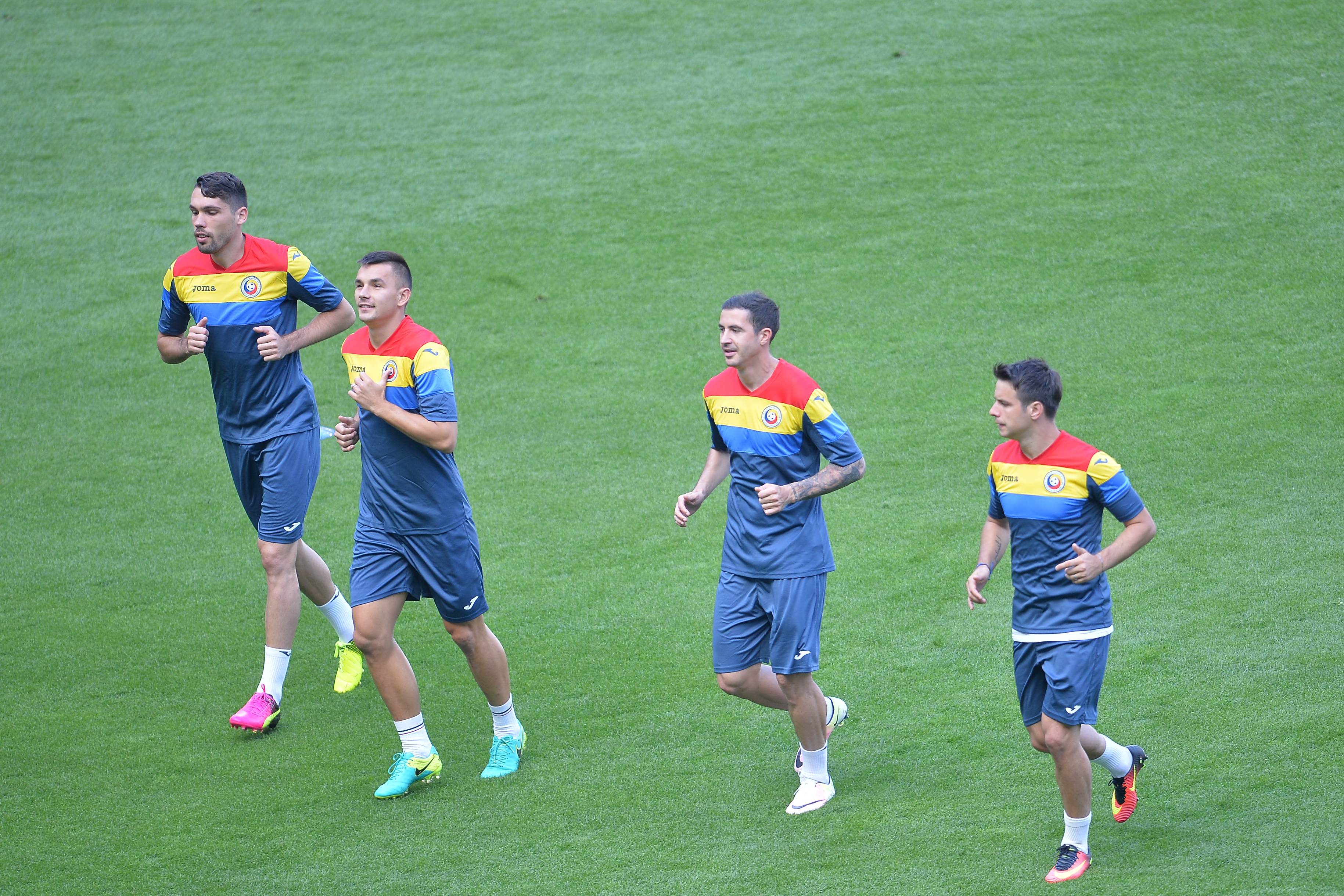 Euro 2016. Tricolorii au efectuat antrenamentul oficial pe Stade de France, ultimul înaintea meciului cu ”Les Bleus” (vineri, ora 22:00). Zâmbete și uimire / GALERIE FOTO și VIDEO