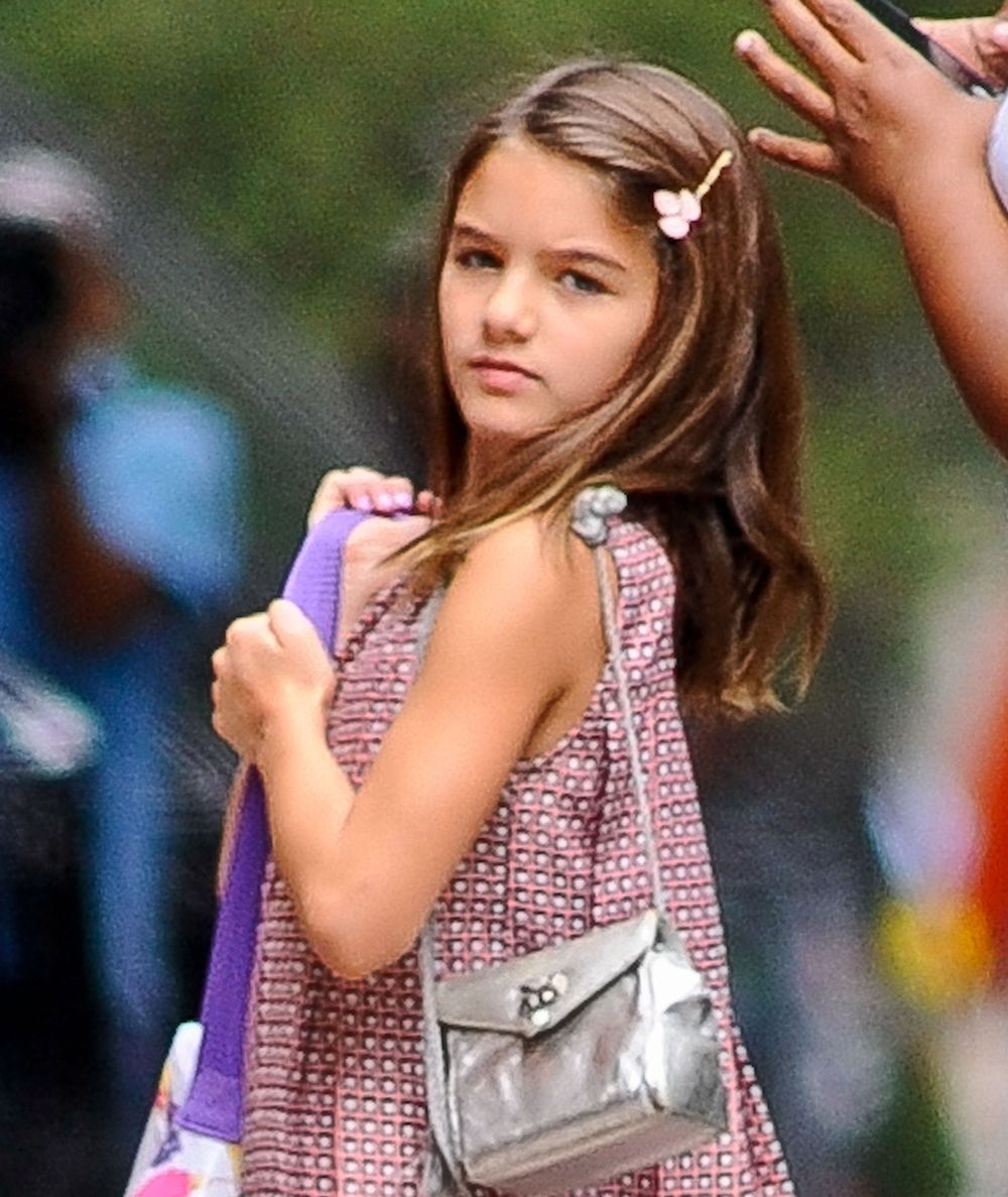 Suri Cruise, transformată total la 17 ani. Ce pensie alimentară plătește Tom Cruise pentru fiica lui