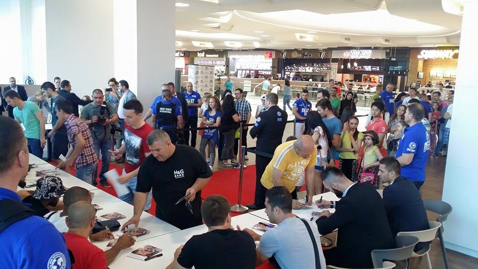 Luptătorii de la Superkombat București au trecut cu bine de proba cântarului oficial / GALERIE FOTO