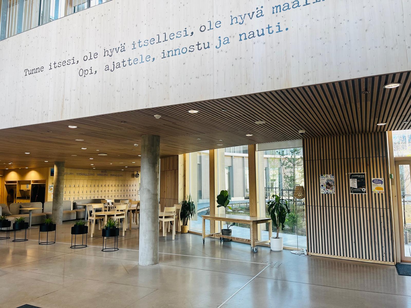 O româncă din străinătate povestește cum funcționează sistemul de educație din Finlanda: „Notele nu contează foarte mult, elevii primesc teme puține, iar școala este centrată pe bunăstarea copiilor”