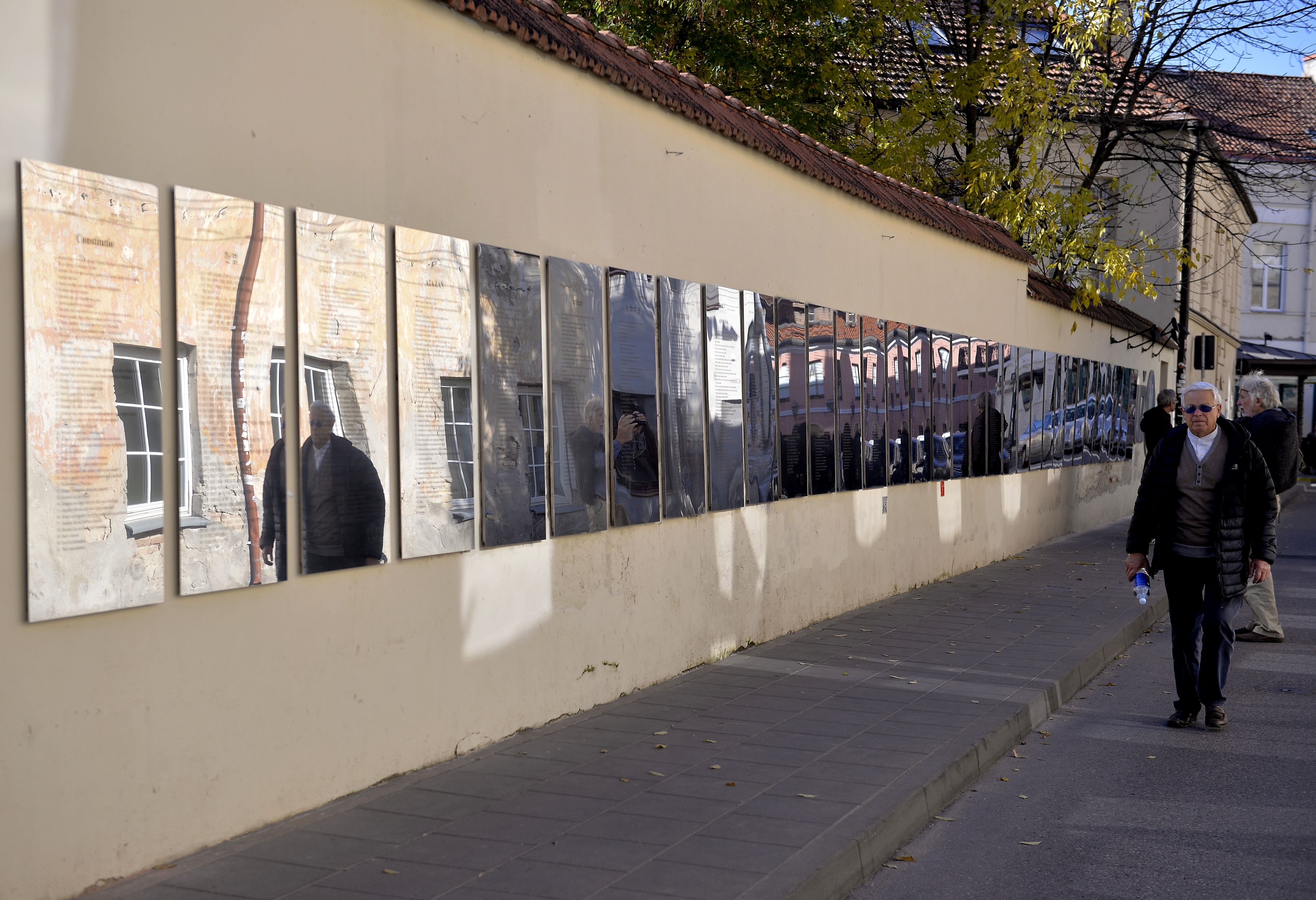GALERIE FOTO/ Cum arată țara cu armată din 12 oameni și în Constituția căreia scrie ”oamenii au dreptul să moară, dar nu sunt obligați!”