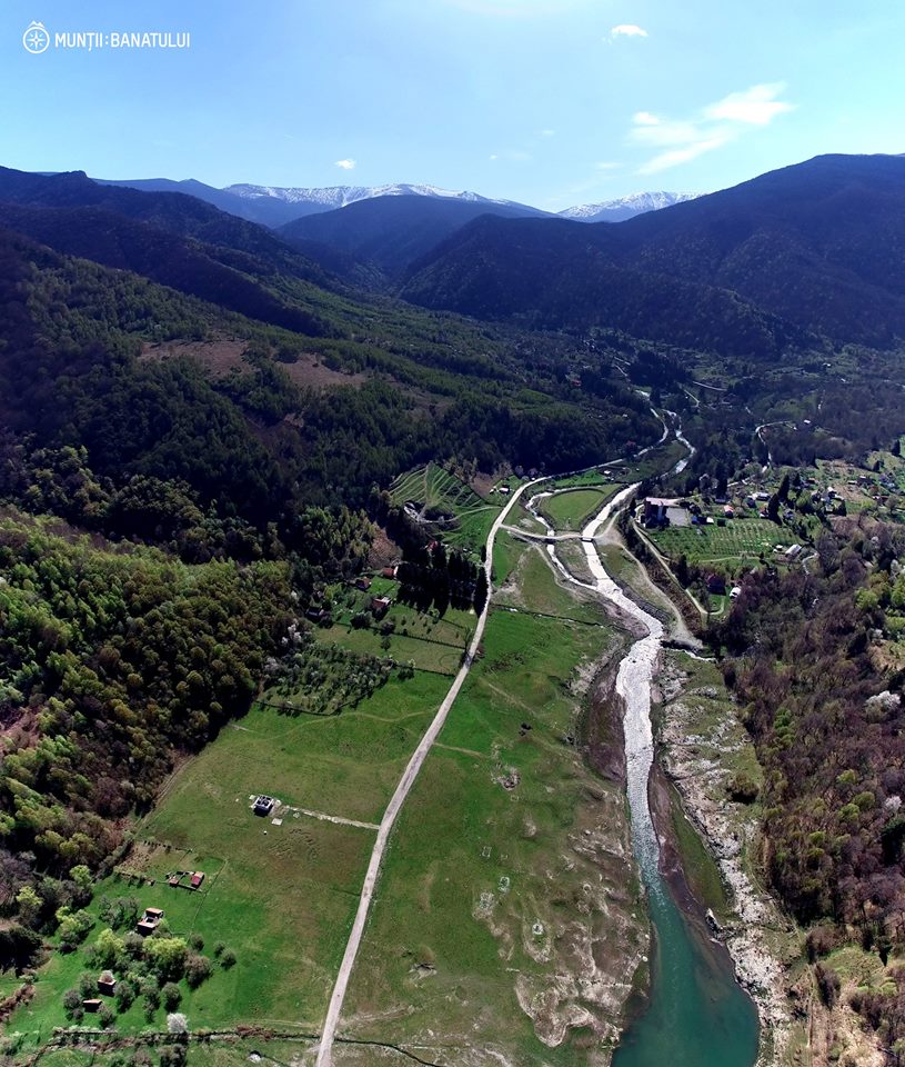 Un colț de Rai! Imagini superbe cu «Mica Elveție» din Banatul Montan