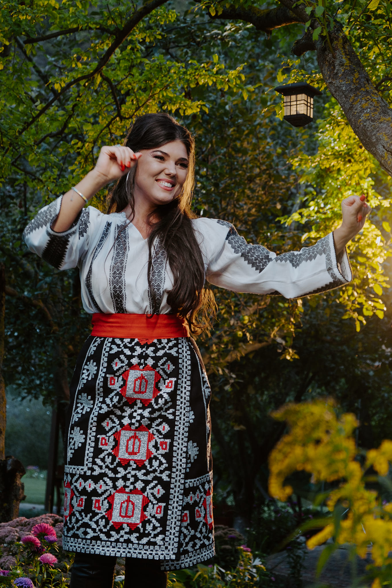 Cum se poartă colegii la școală cu Elena, fetița adoptată de Paula Seling. Artista spune adevărul. „Lucrurile chiar așa sunt în realitate”