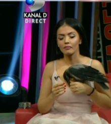 Ce i-a făcut o cioară Andreei Mantea în direct. "Cred că nu sunt pregătită" | FOTO