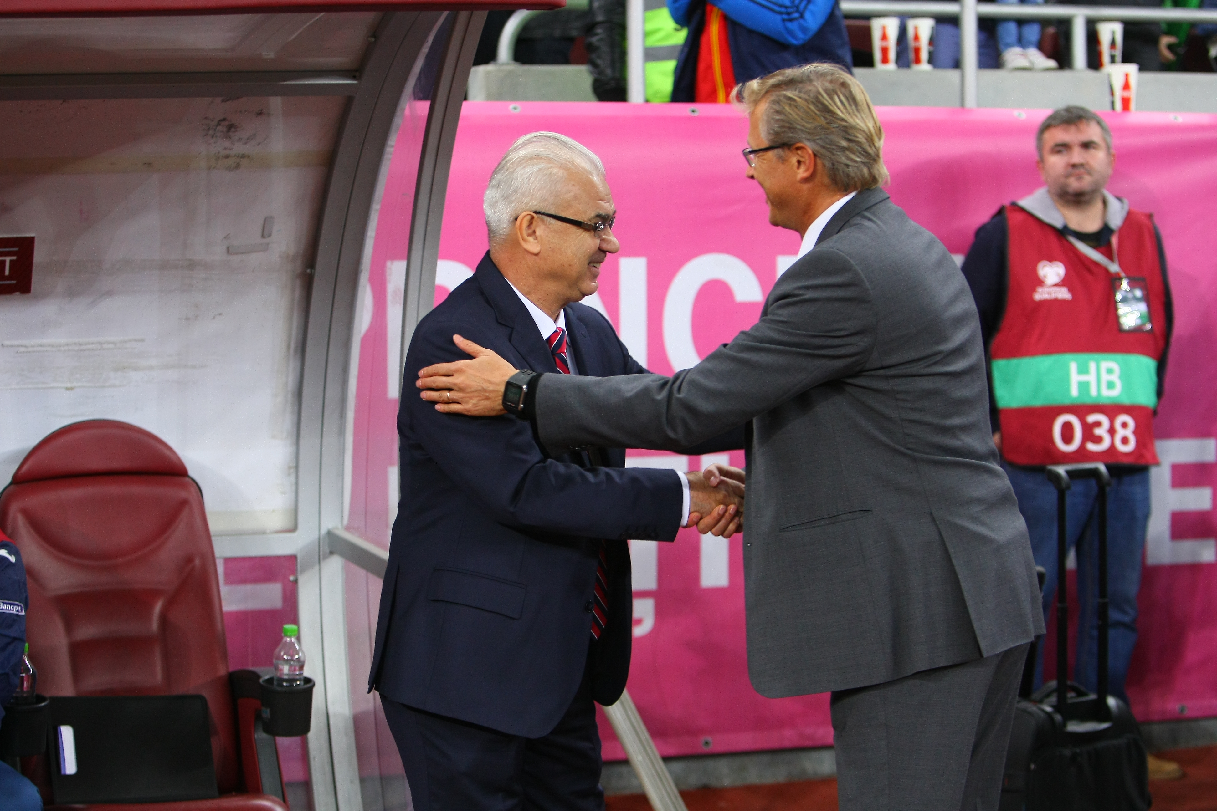 PRELIMINARIILE EURO 2016 / Declarații după România - Finlanda 1-1.^Anghel Iordănescu: ”Era nedrept să nu câștigăm. Îmi cer scuze fanilor! Reacția lor, de a ne huidui, a fost una firească”! GALERIE FOTO