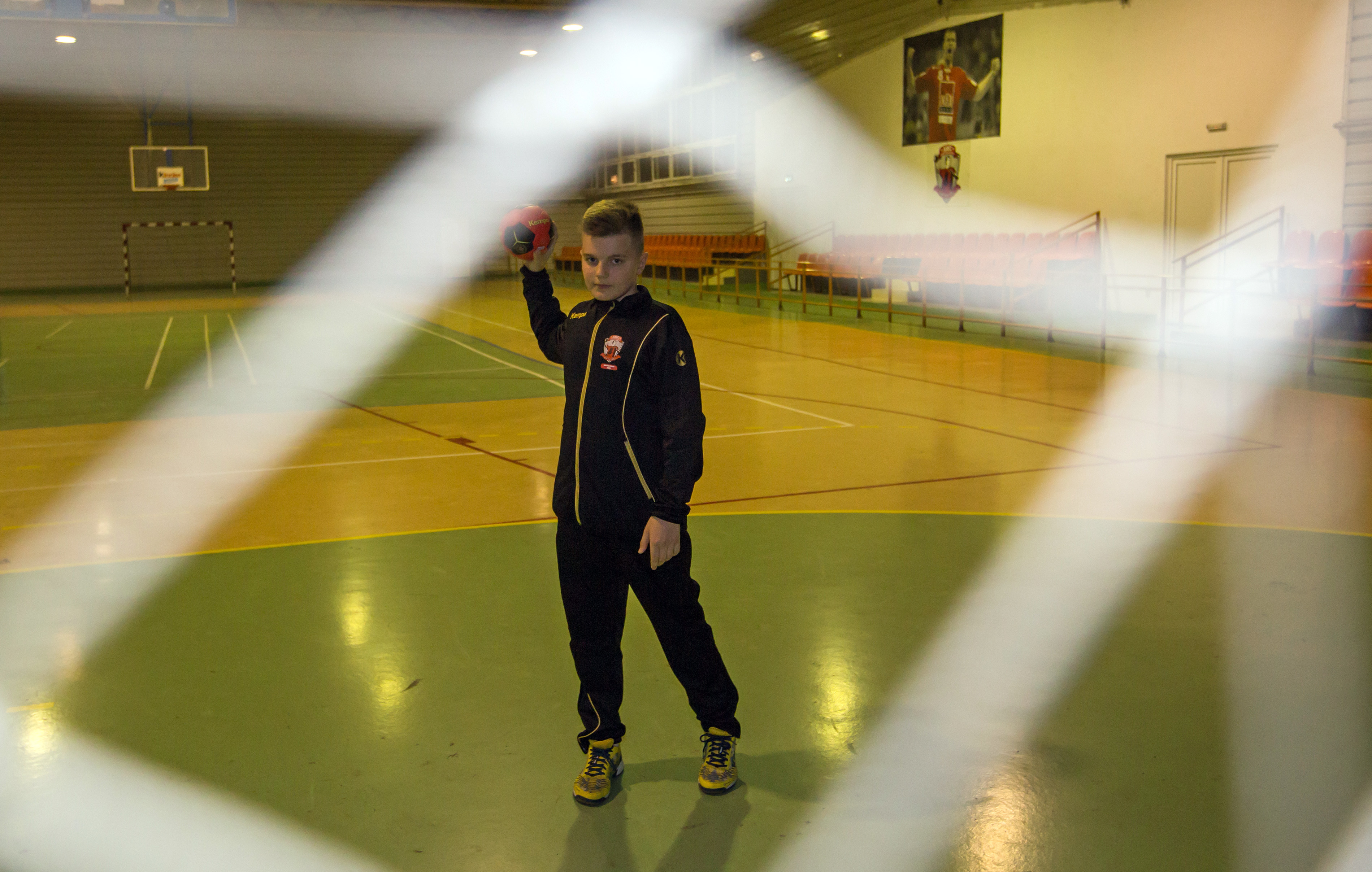 EXCLUSIV | Cum arată Andrei, nepotul lui Marian Cozma: ”Va ajunge mare handbalist”. Asociația Marian Cozma duce mai departe numele regretatului sportiv | FOTO
