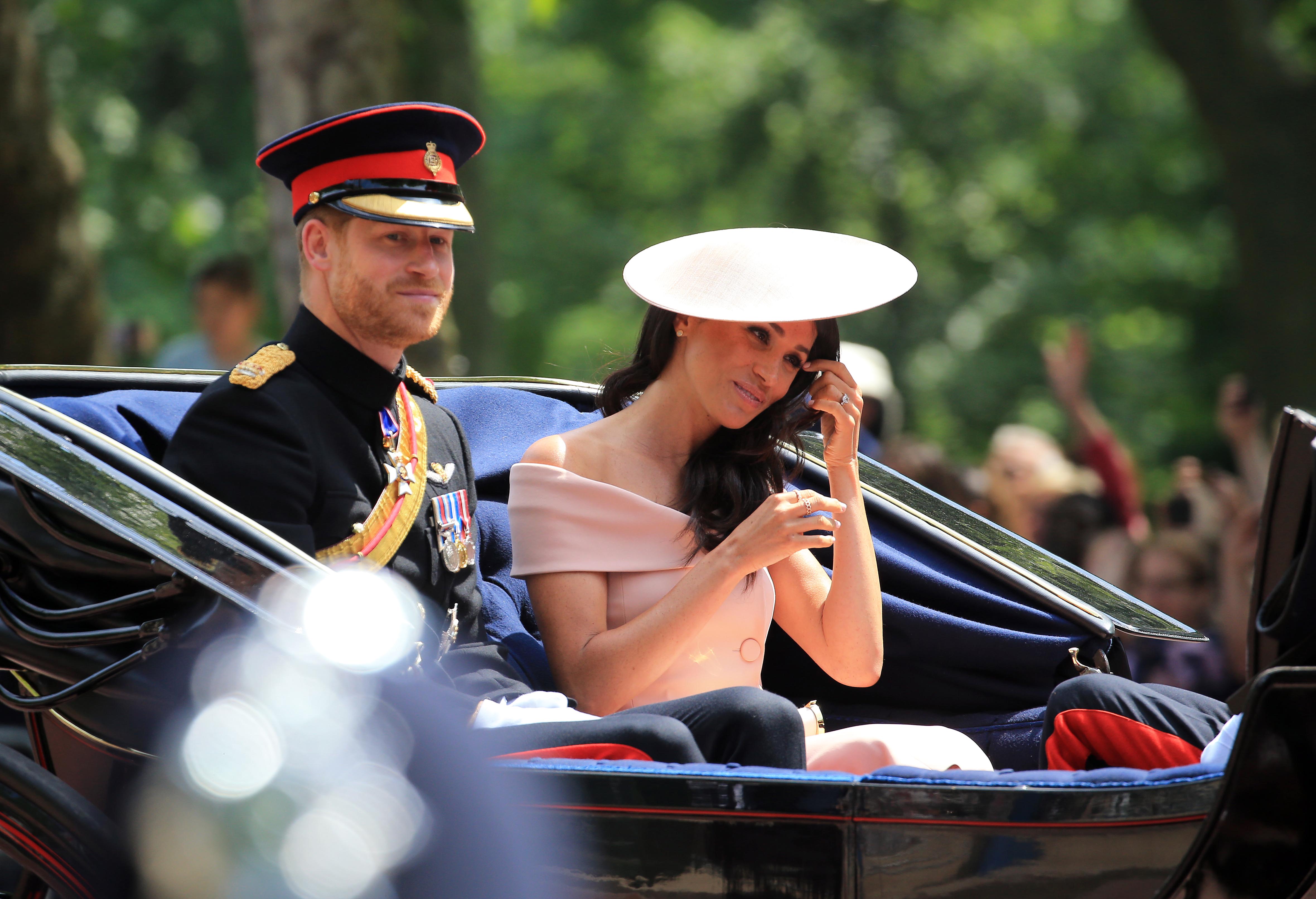 Cât a cheluit Meghan Markle pe ținutele ei de când a devenit ducesă. Suma este uriașă