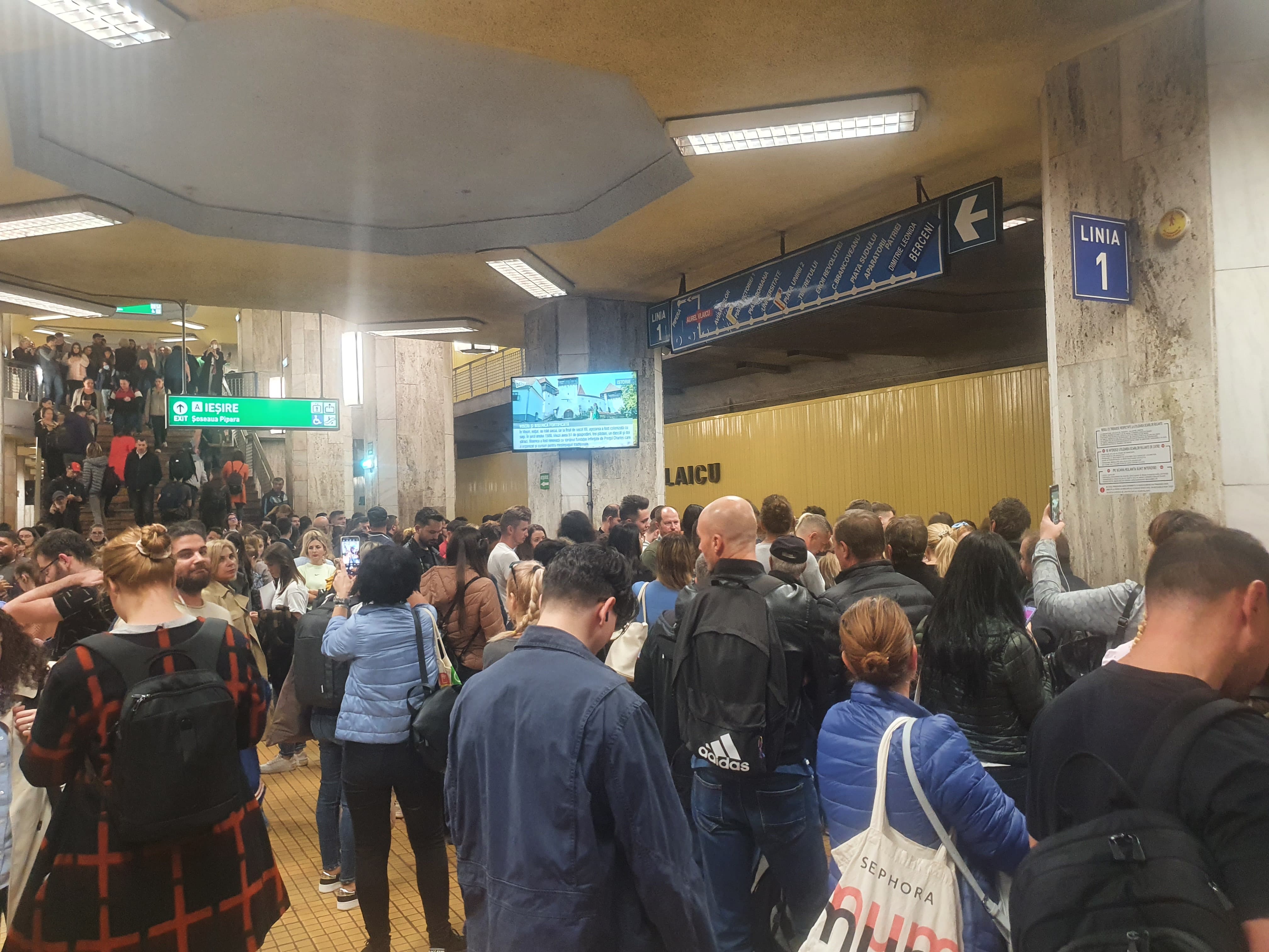 Circulație îngreunată la metrou, pe magistrala Pipera-Berceni, din „cauza unor probleme tehnice"