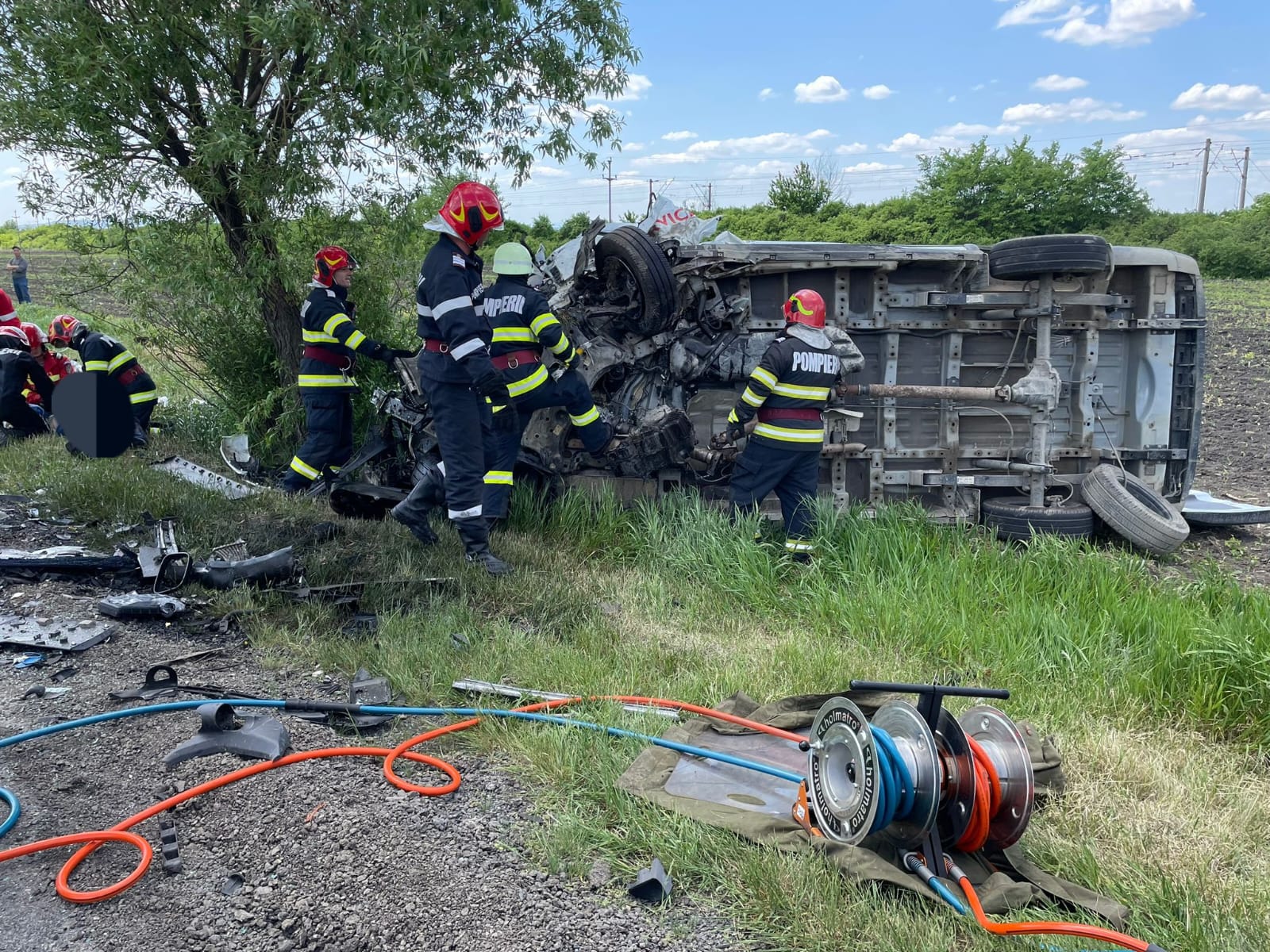 Accident cu trei morți și trei răniți, în localitatea Secuieni din Neamț. A fost activat planul roșu de intervenție