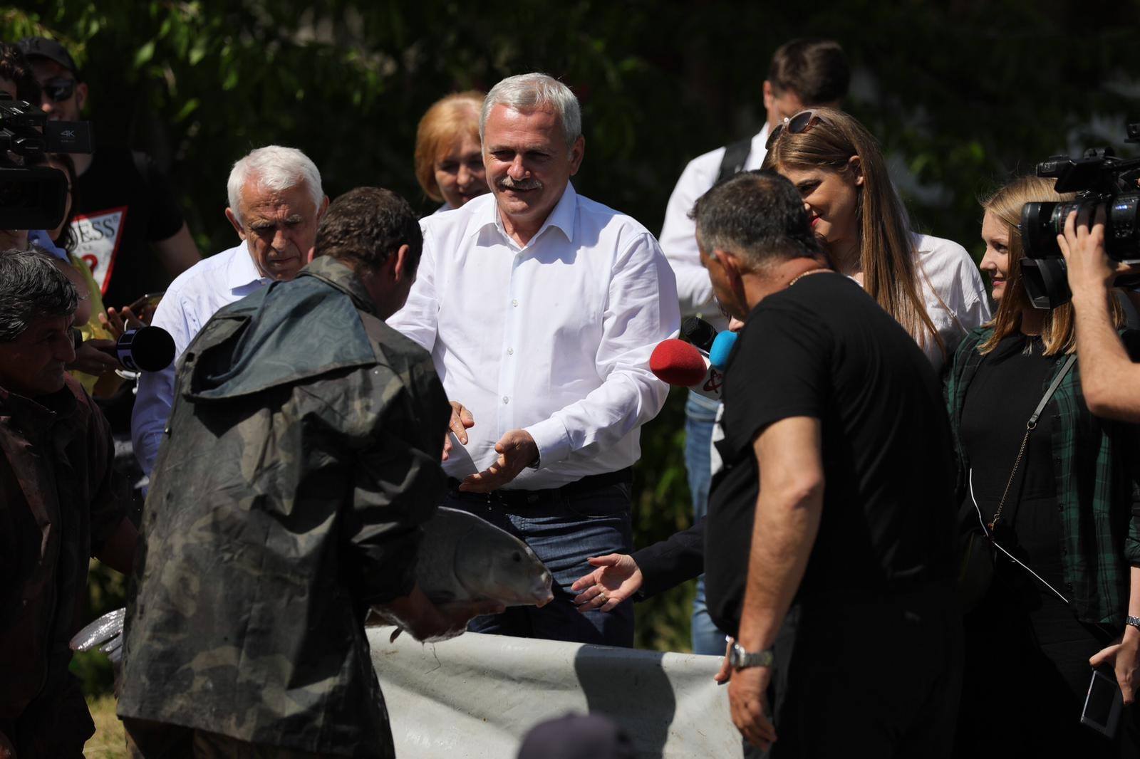FOTO | Dragnea continuă promisiunile electorale: "A venit timpul să relansăm și piscicultura, oameni buni!"
