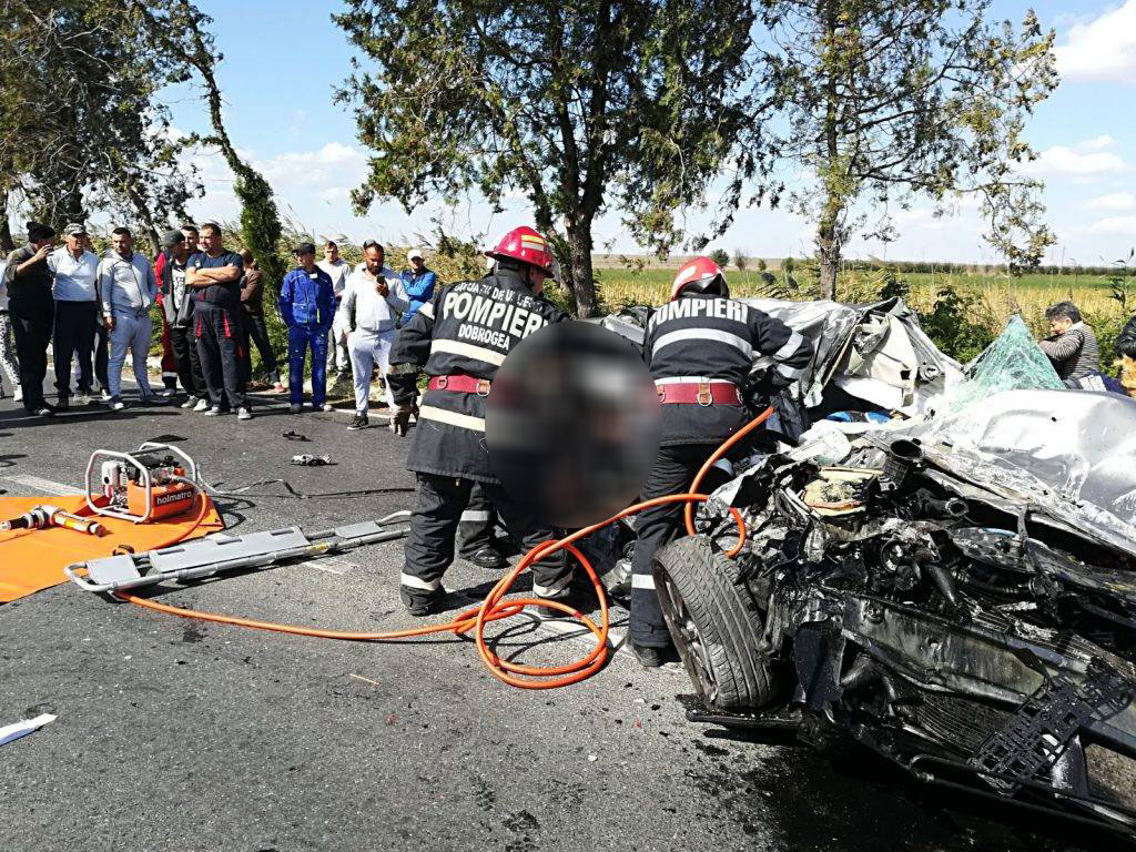 VIDEO | ACCIDENT GRAV la Medgidia. 3 morți și 8 răniți, din care unul în comă | GALERIE FOTO