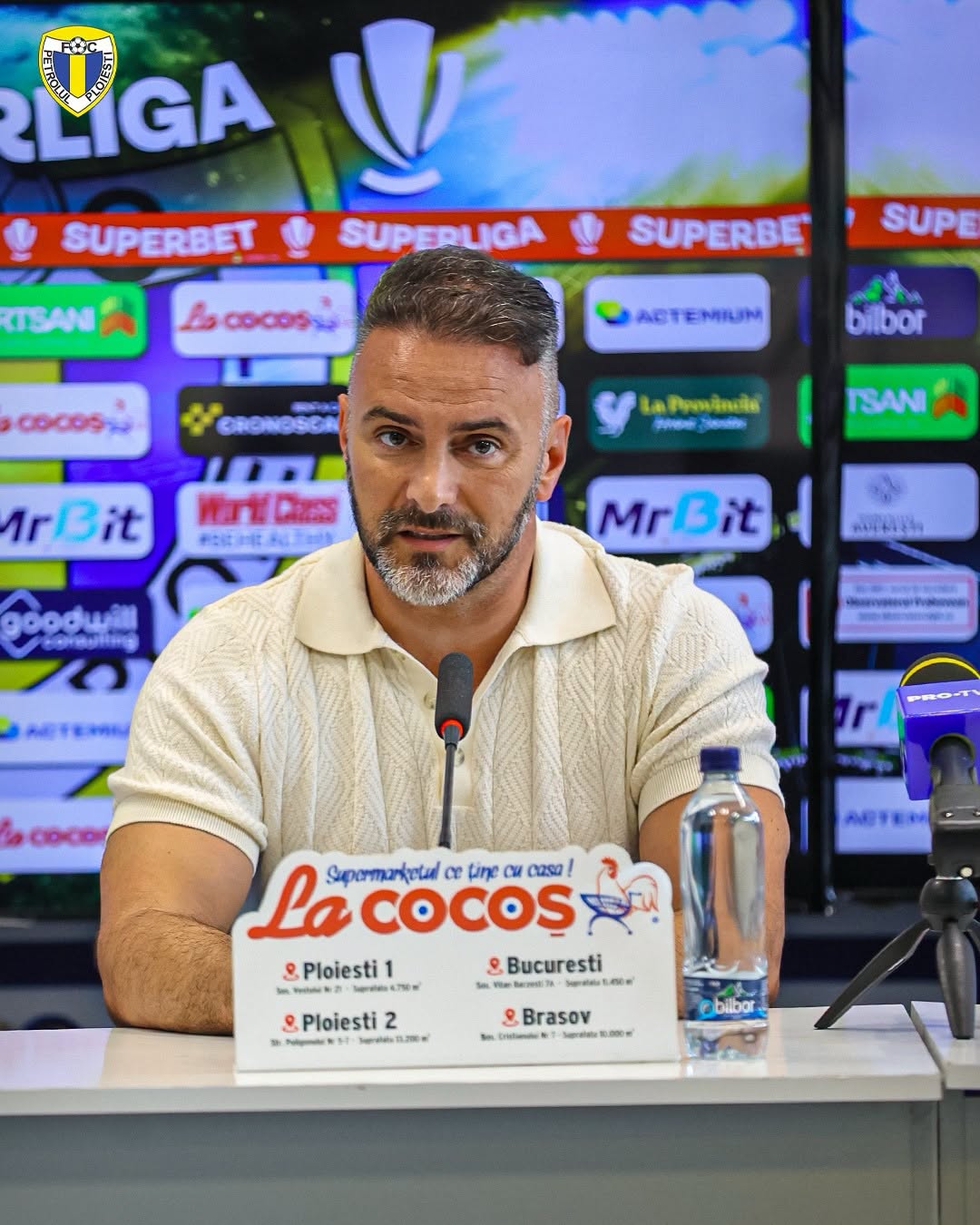 Momentele grele din viața și cariera lui Ricardo Sousa, antrenorul portughez de la Petrolul Ploiești. Coleg de cameră cu portarul german Robert Enke, care s-a aruncat în fața trenului, prima soție l-a acuzat de violență domestică