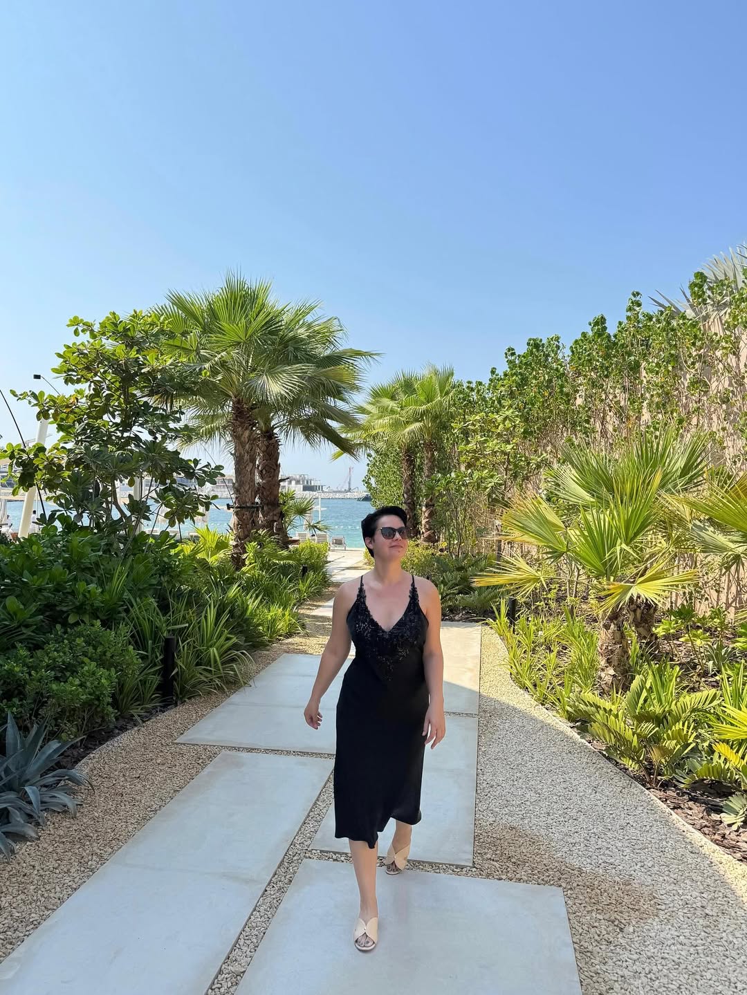 Vedeta care-i sfătuiește pe români să-și cumpere locuințe în Dubai după ce a început războiul în Orientul Mijlociu: „Când cineva se sperie, aceea este oportunitatea altcuiva”