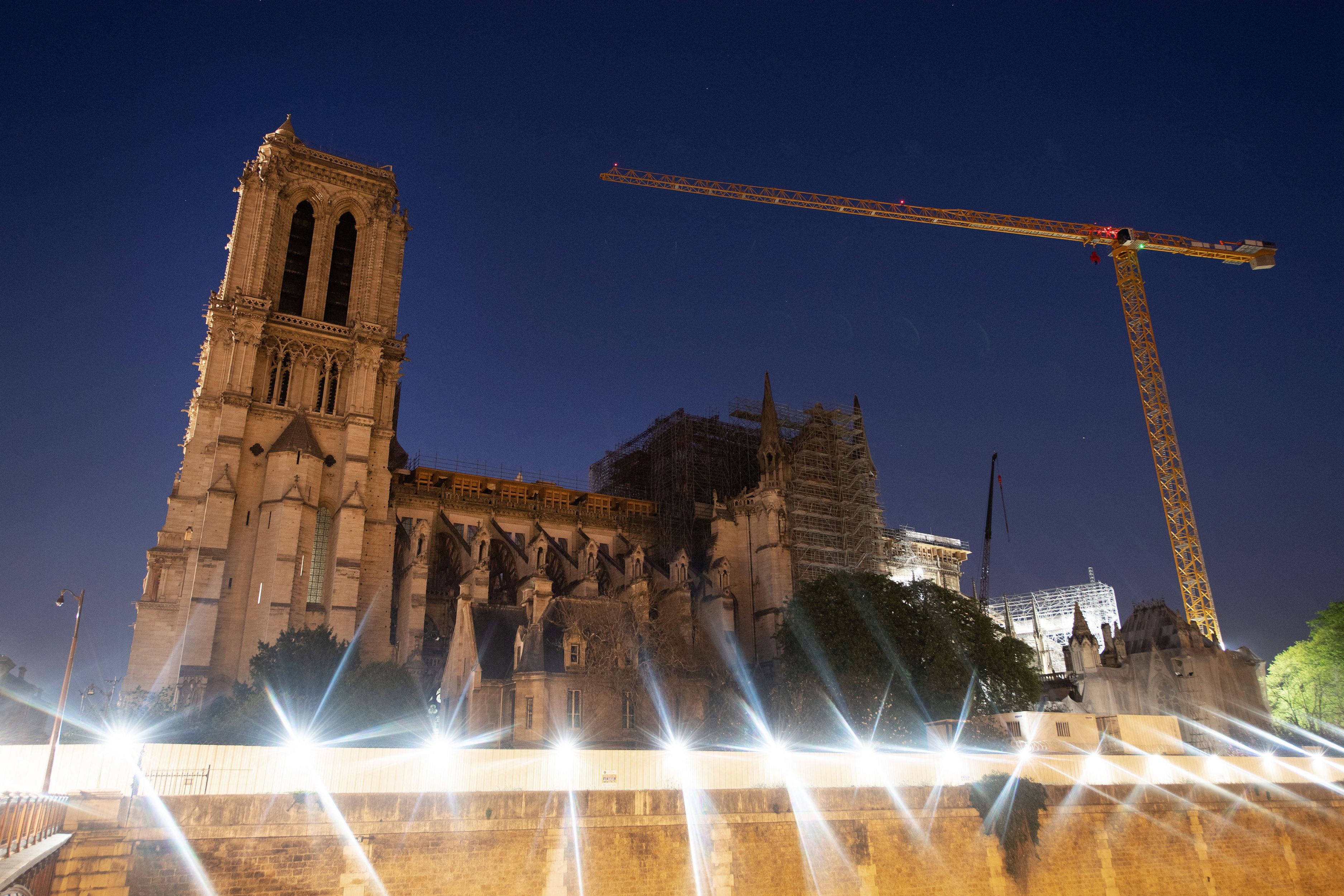 Cum arată Catedrala Notre-Dame, la un an de la incendiul devastator. O mică slujbă va fi ținută în Vinerea Mare a catolicilor