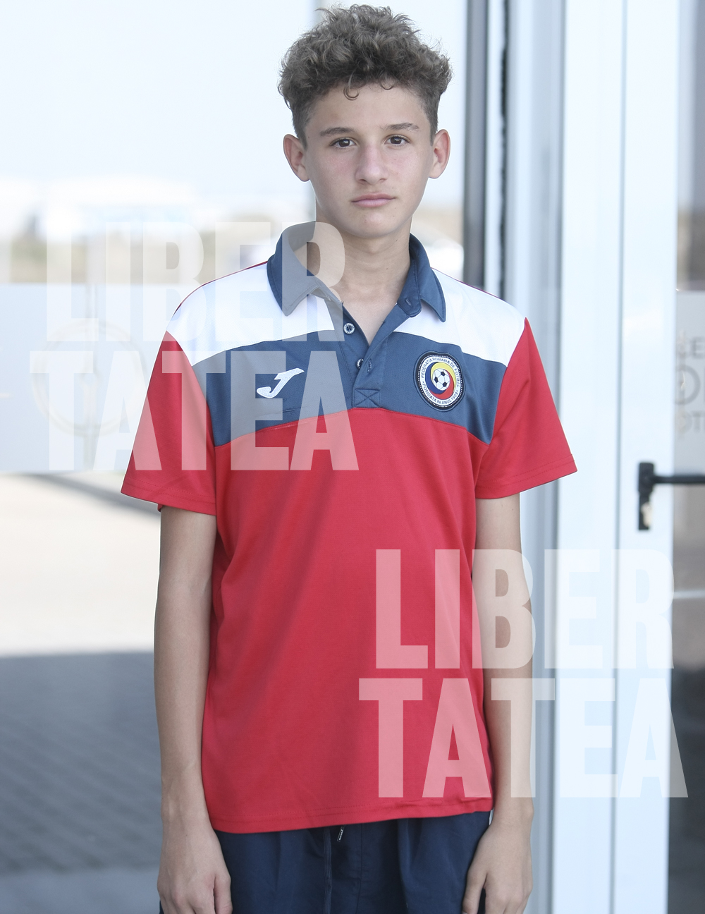 REPORTAJ EXCLUSIV / Nicolas, prima zi la echipa națională a României. Adus cu o mașină de lux, fiul lui Gică Popescu a îmbrăcat tricoul ”Baciului” și a jucat un biliard | VIDEO