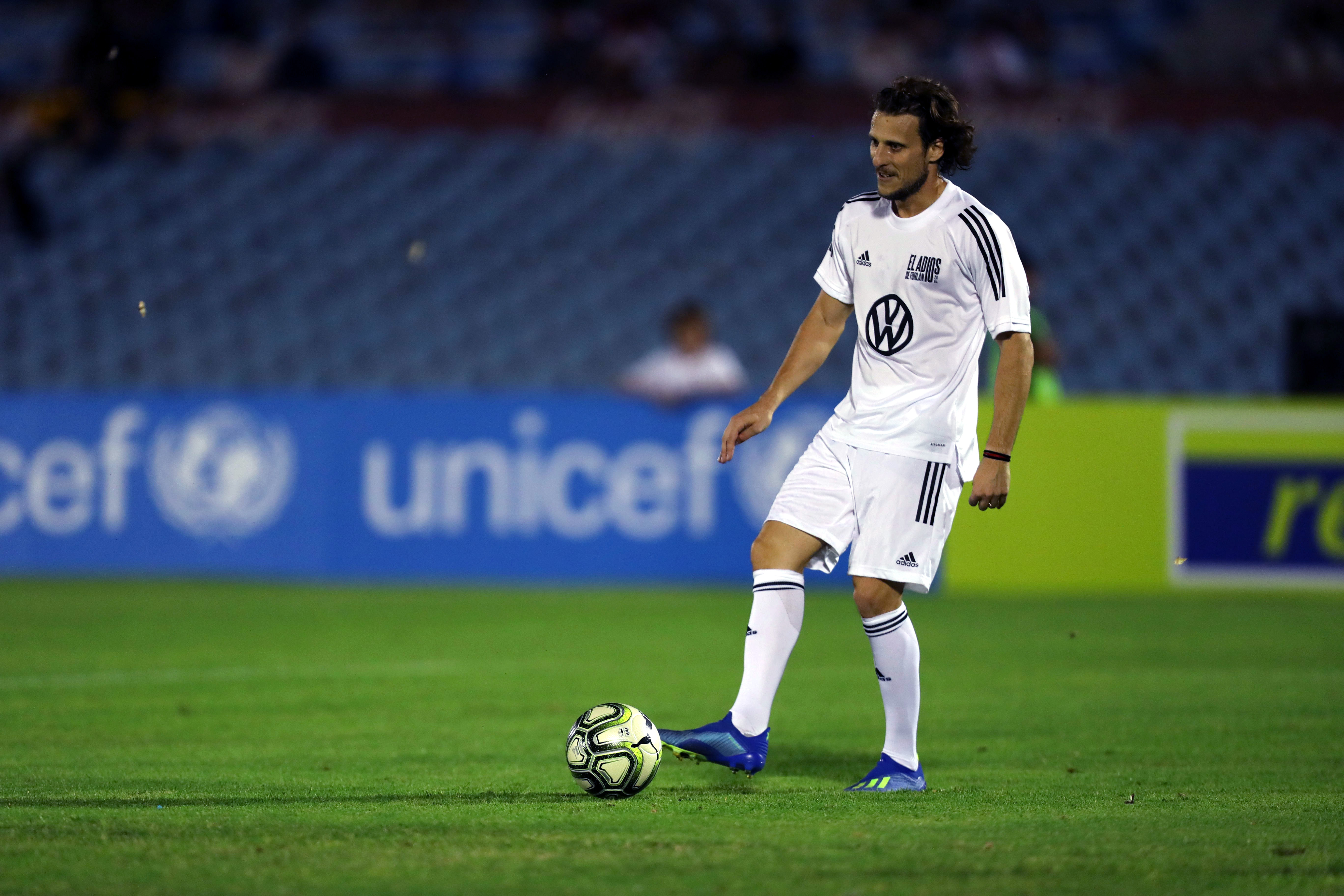 Show total la retragerea lui Diego Forlan, cel mai bun fotbalist de la CM 2010. Luis Suarez a fost portar!