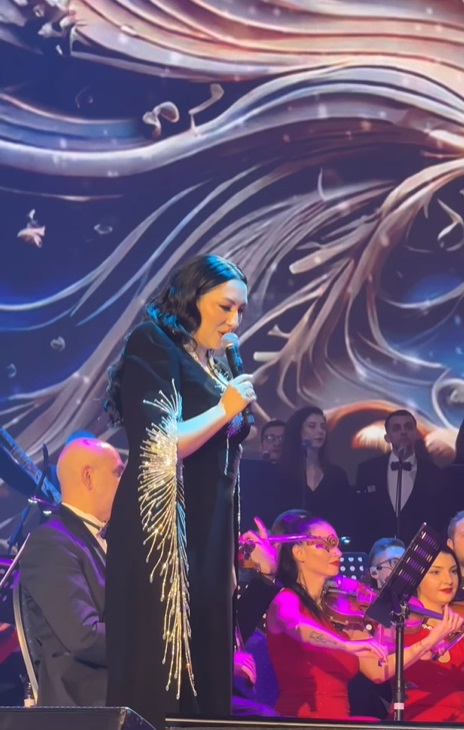 Cel mai emoționant moment de la concertul susținut de Andra în Cluj. Ce melodie a cântat alături de Eva, fiica ei: „Să o primiți cu dragoste”