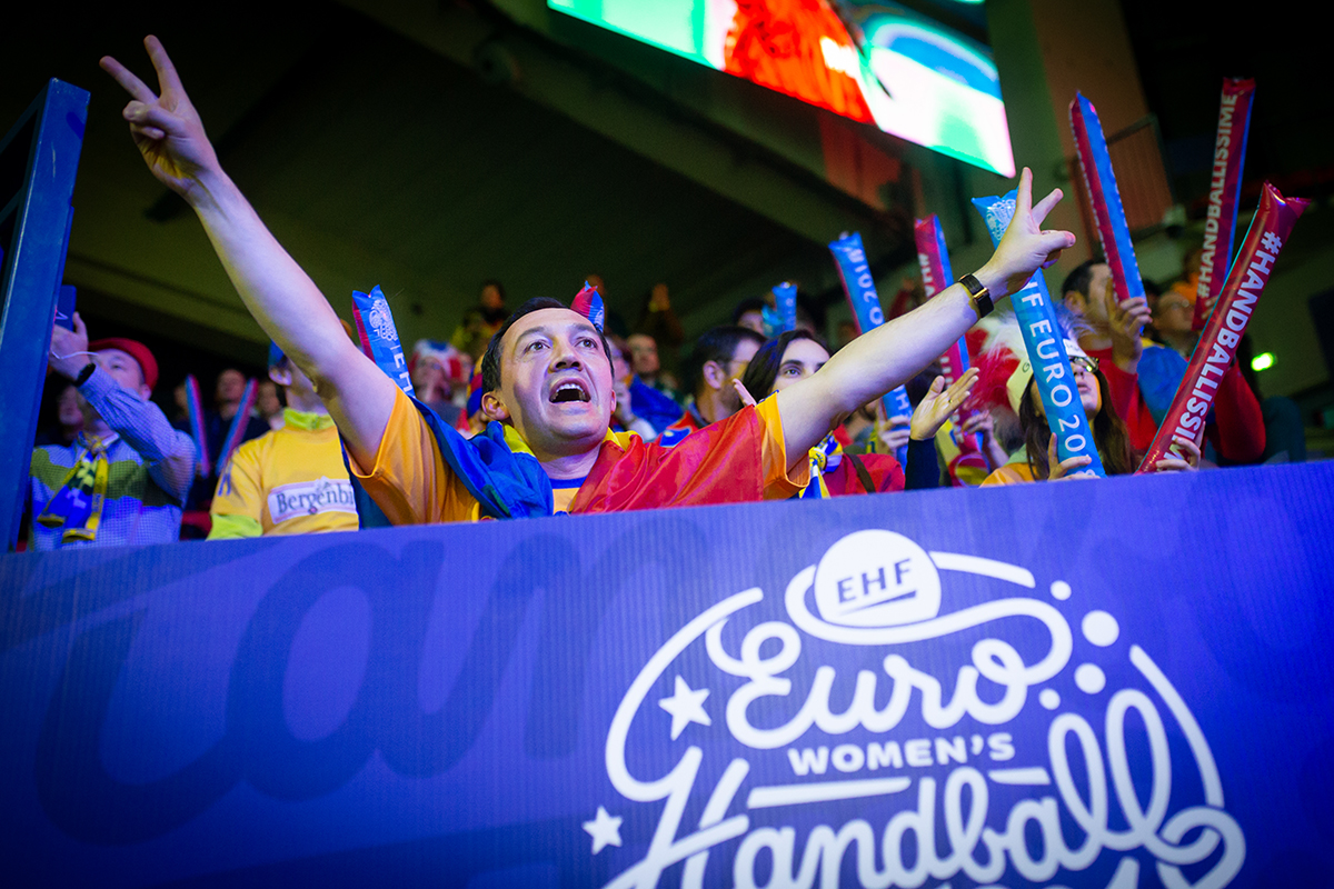 UPDATE | România a pierdut cu Ungaria, dar s-a calificat în semifinalele Euro 2018 de handbal feminin. Ambros a luat foc