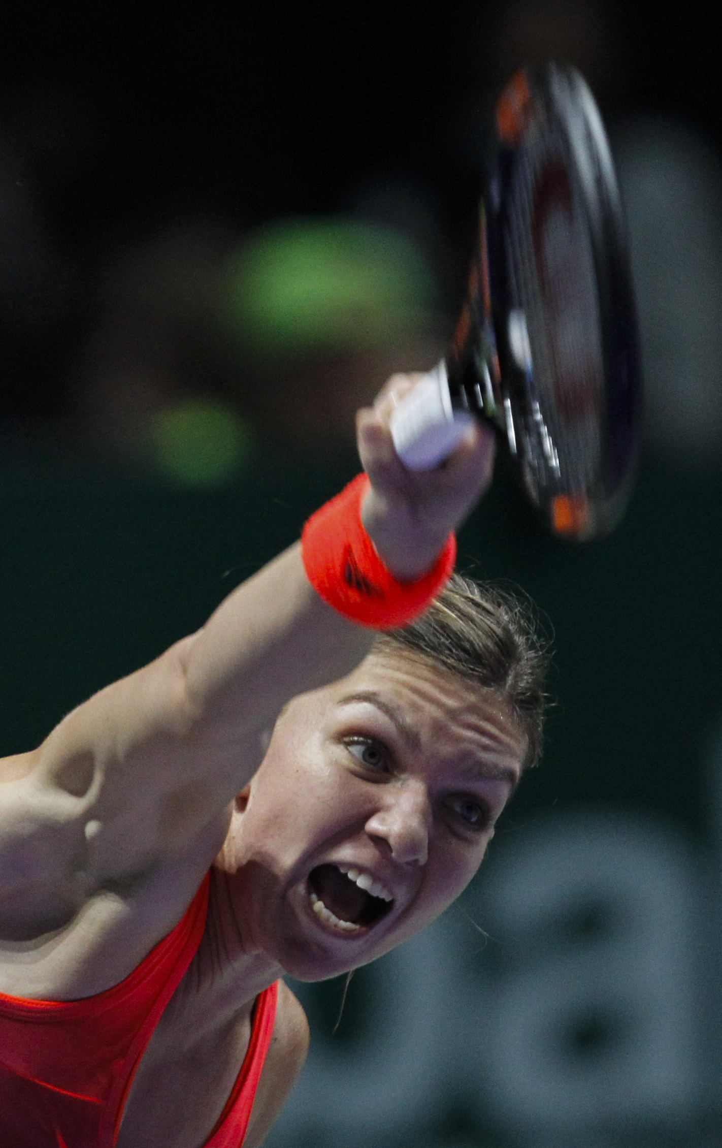 Halep a debutat fantastic la Turneul Campioanelor: ^a demolat-o pe italianca Pennetta, 6-0, 6-3. Marți, urmează Șarapova / LIVEBLOG&VIDEO