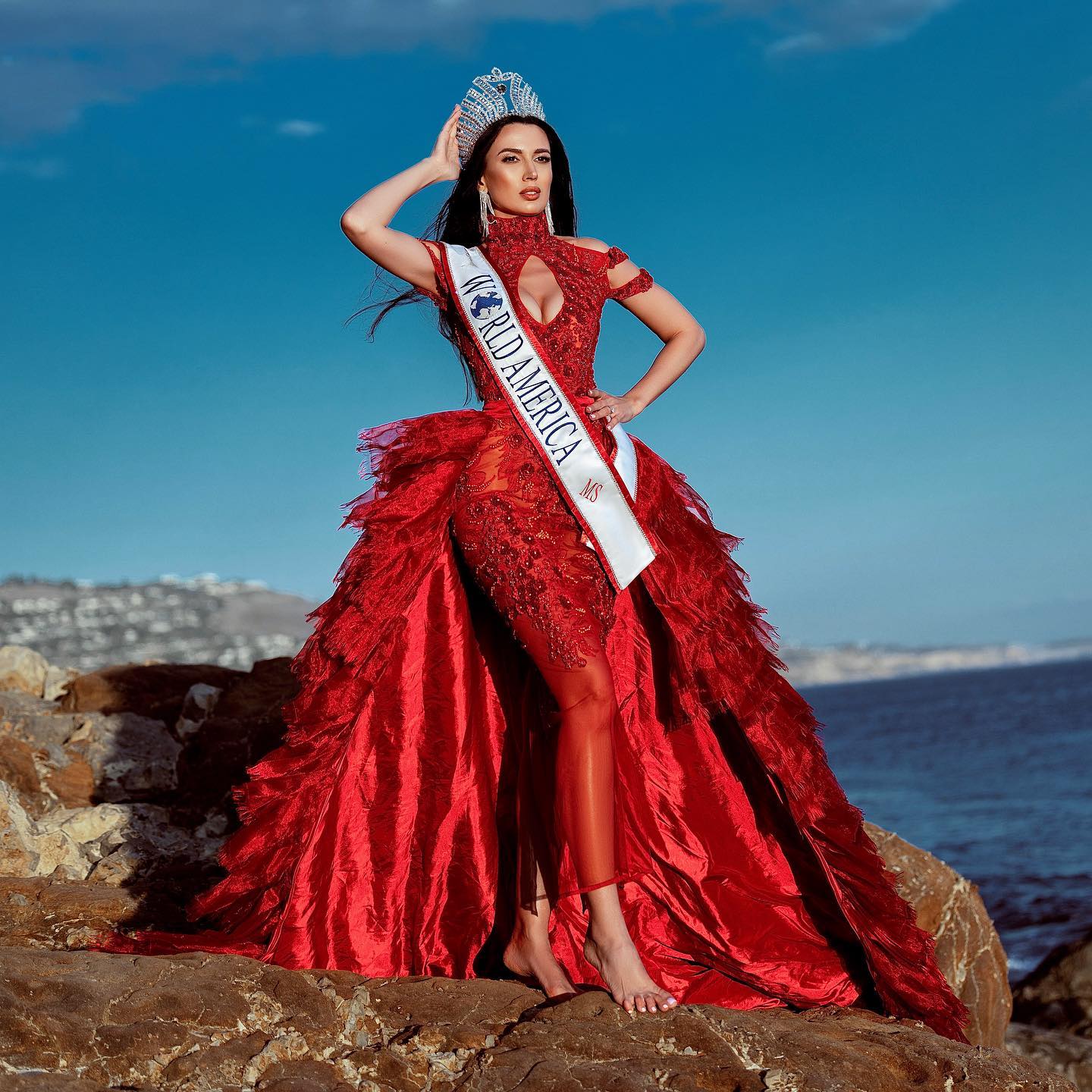Scandal în Ucraina, după ce câștigătoarea Ms. World 2023, originară din Herson, s-a ținut de mână cu reprezentanta Rusiei