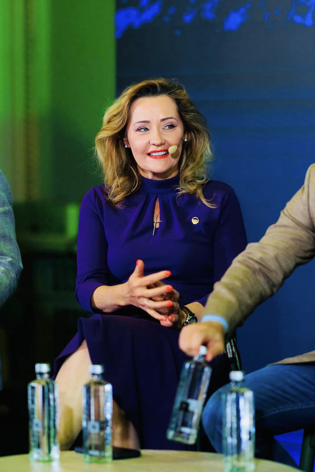 Imagini cu casa în care locuiește Elena Lasconi în Câmpulung Muscel. A descris-o ca fiind căminul visurilor sale