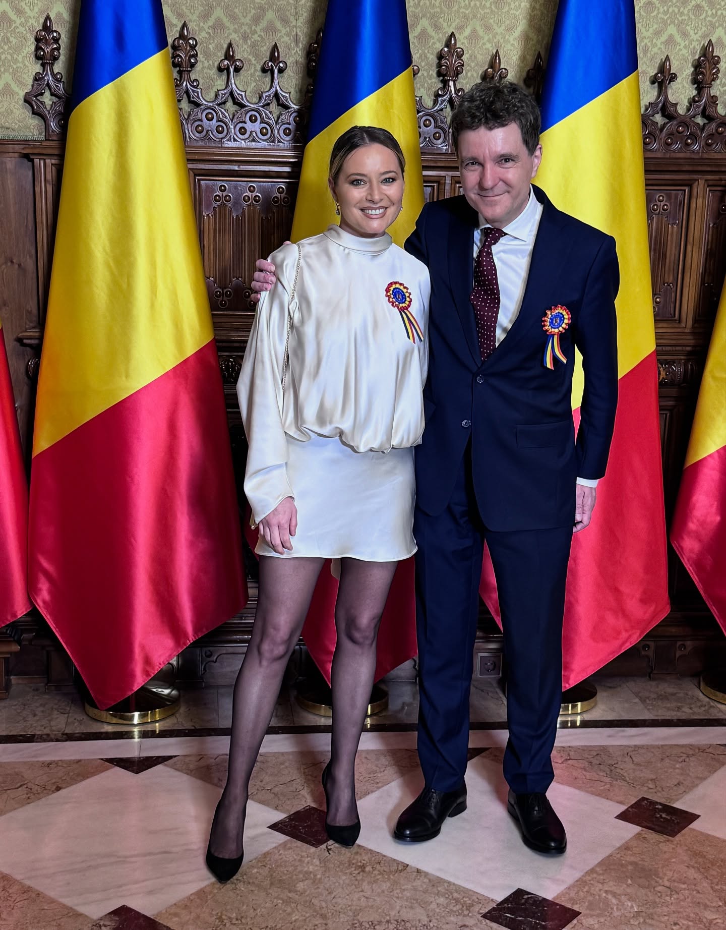 Imagini cu Laura Cosoi însărcinată a cincea oară. Actrița a îmbrăcat o rochie mulată care i-a pus burtica în evidență: „Sunt deja în al doilea trimestru”