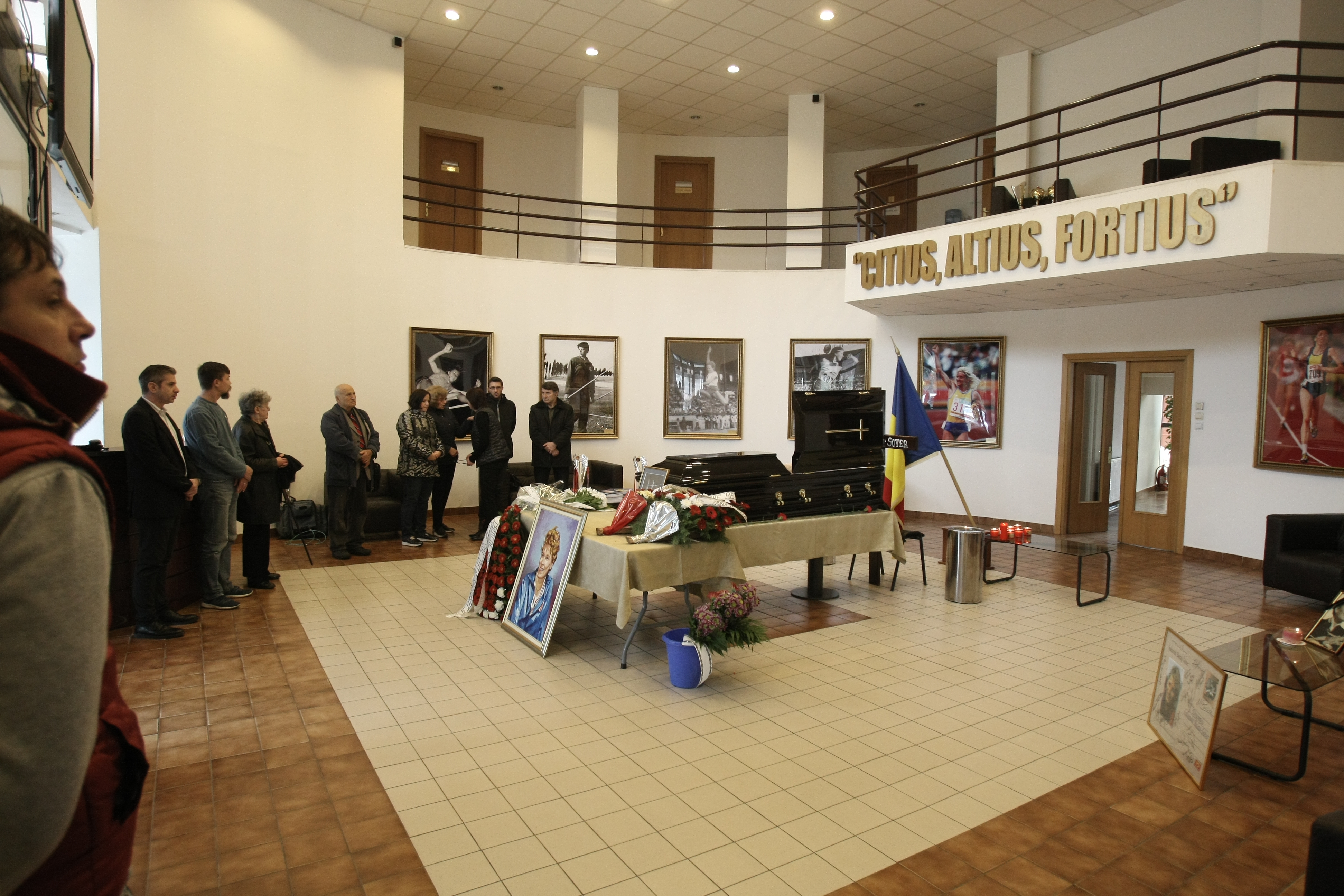 Lumea sportului românesc își ia adio cu lacrimi în ochi de la ”Doamna atletismului mondial”. ^Învăluită în tricolor / GALERIE FOTO&VIDEO