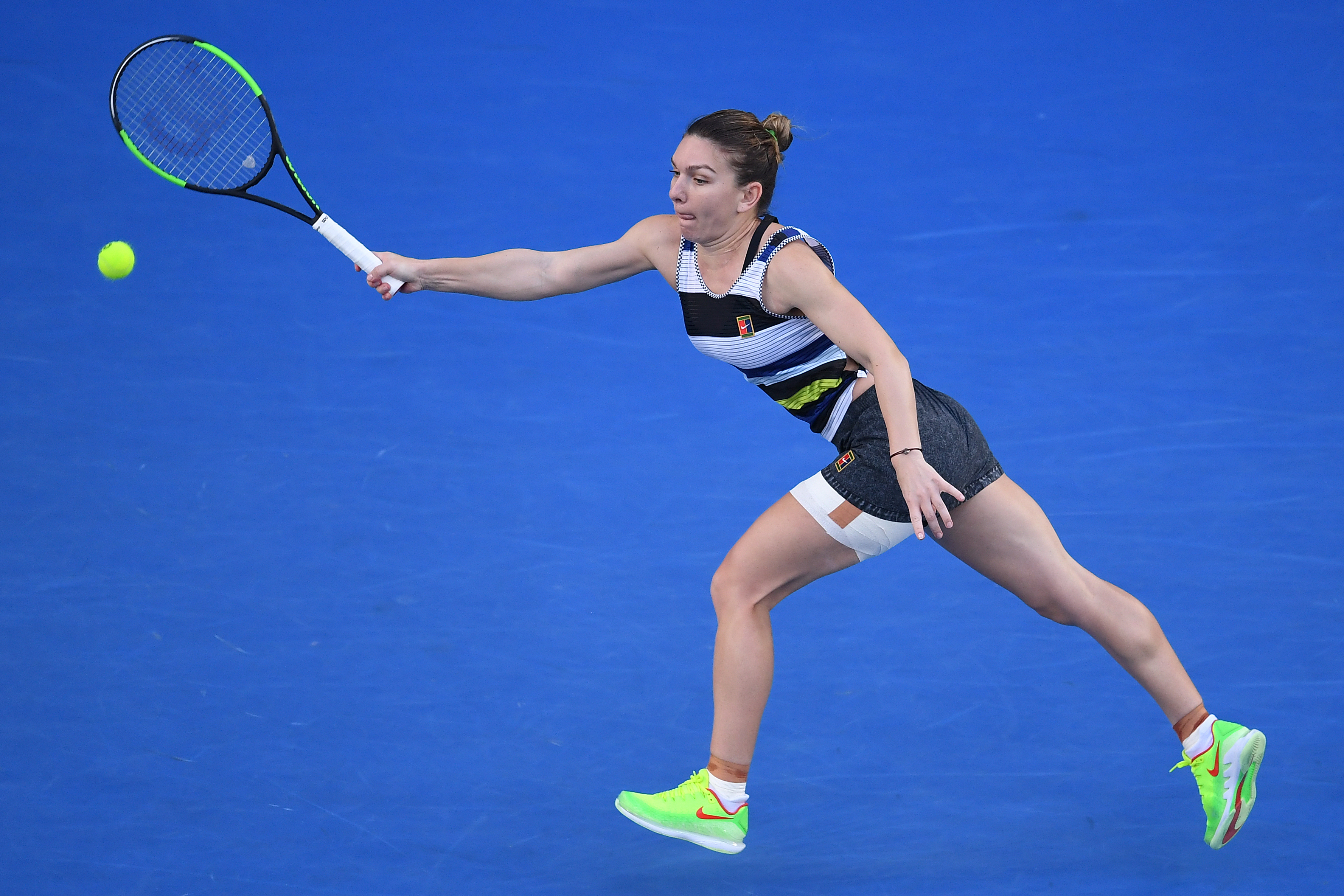 Simona Halep, în optimi la Australian Open! O învinge categoric pe Venus Williams și se pregătește pentru duelul cu Serena! | VIDEO