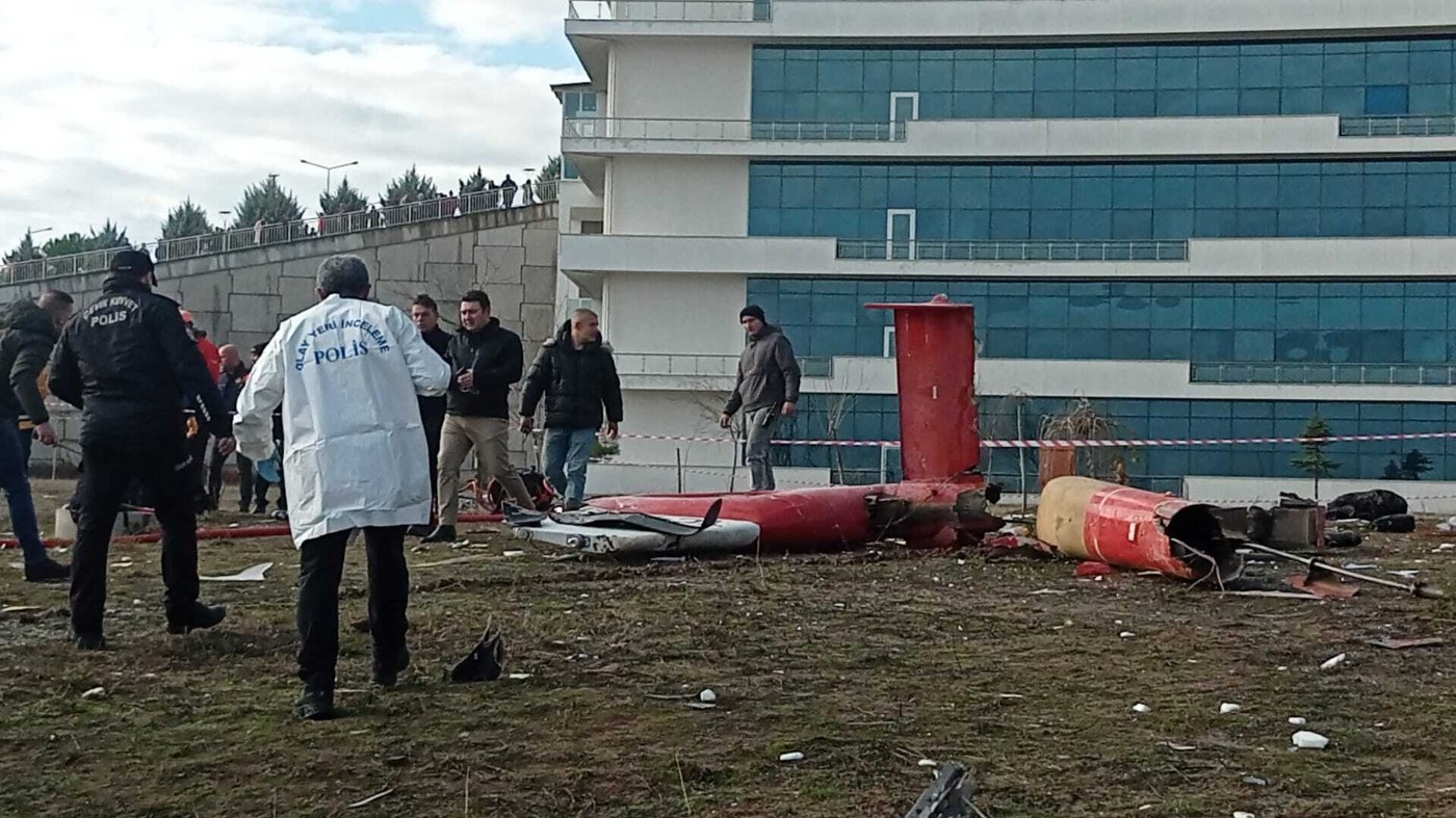 Un elicopter-ambulanță s-a prăbușit după ce s-a izbit de un spital din Turcia. Patru persoane au murit