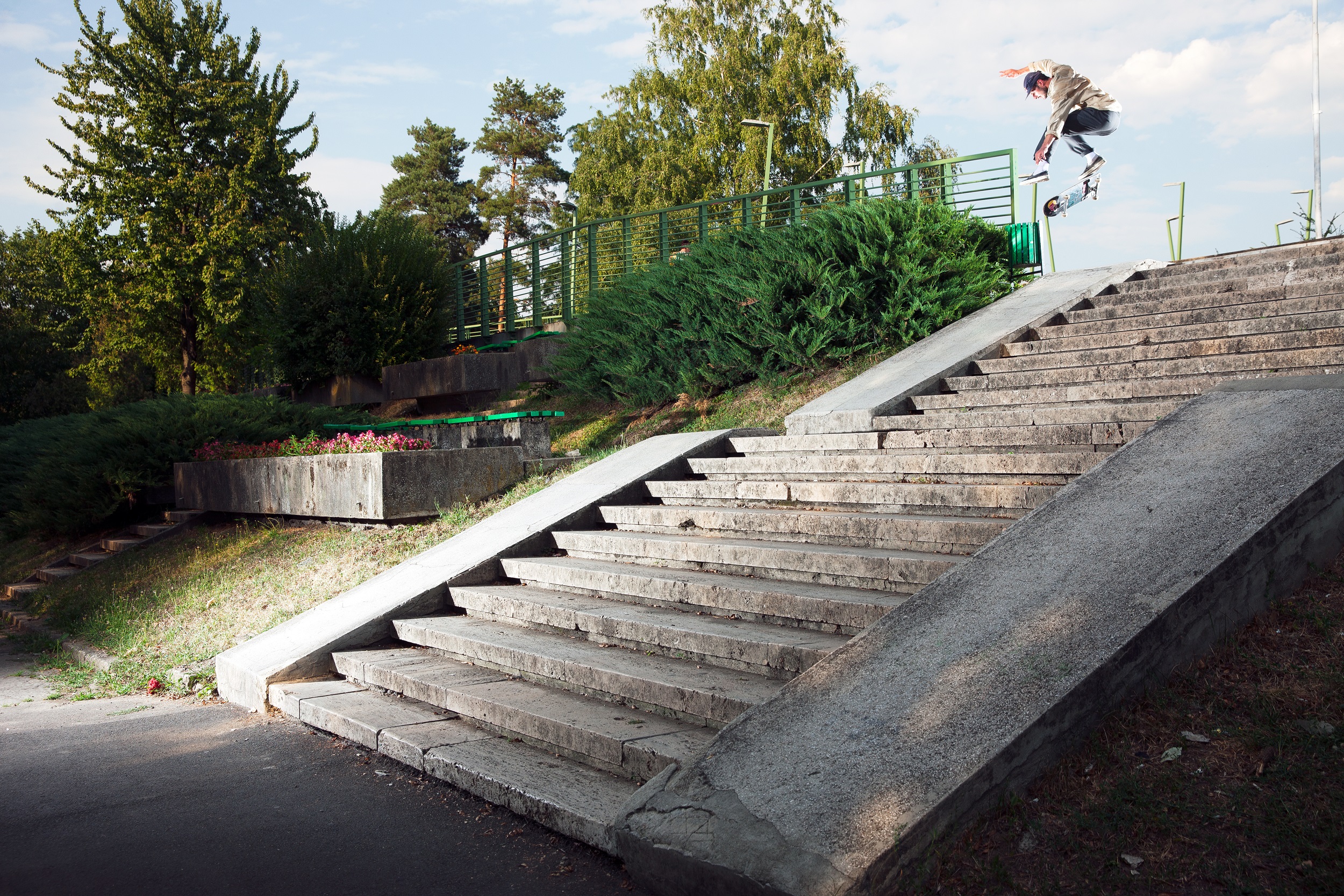 Cu skate-ul după Dracula. Mihnea Groseanu a avut invitați de seamă în Transilvania / FOTO&VIDEO