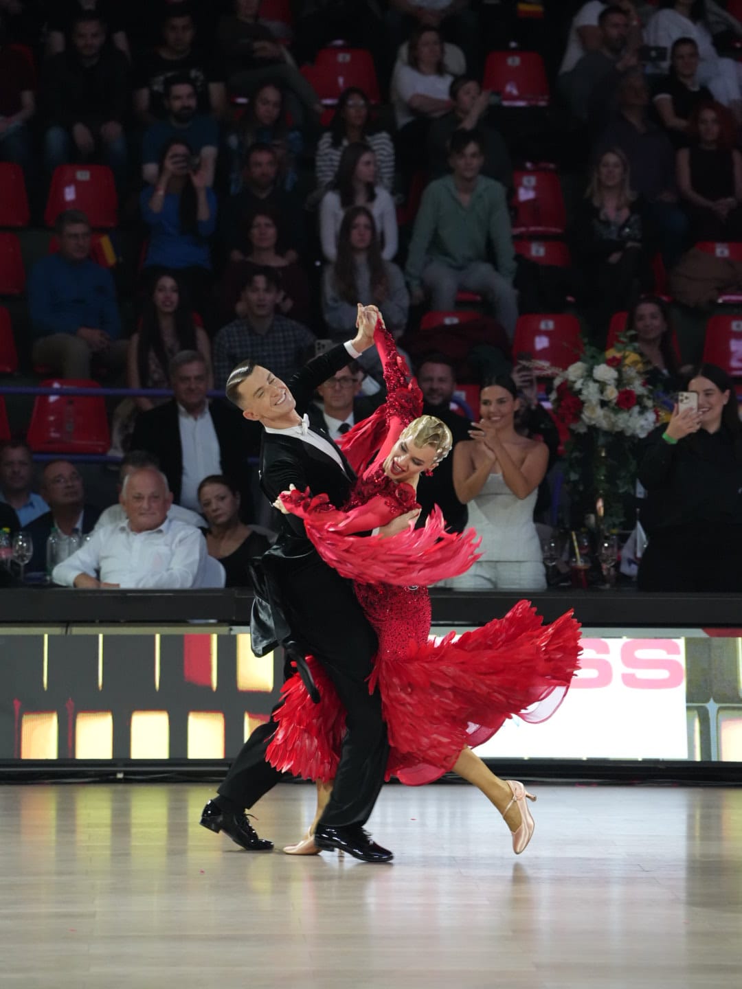 România are pentru prima dată campioni mondiali la dans sportiv. Cine sunt sportivii care au reușit asta și cine a mai ajuns în finală | VIDEO