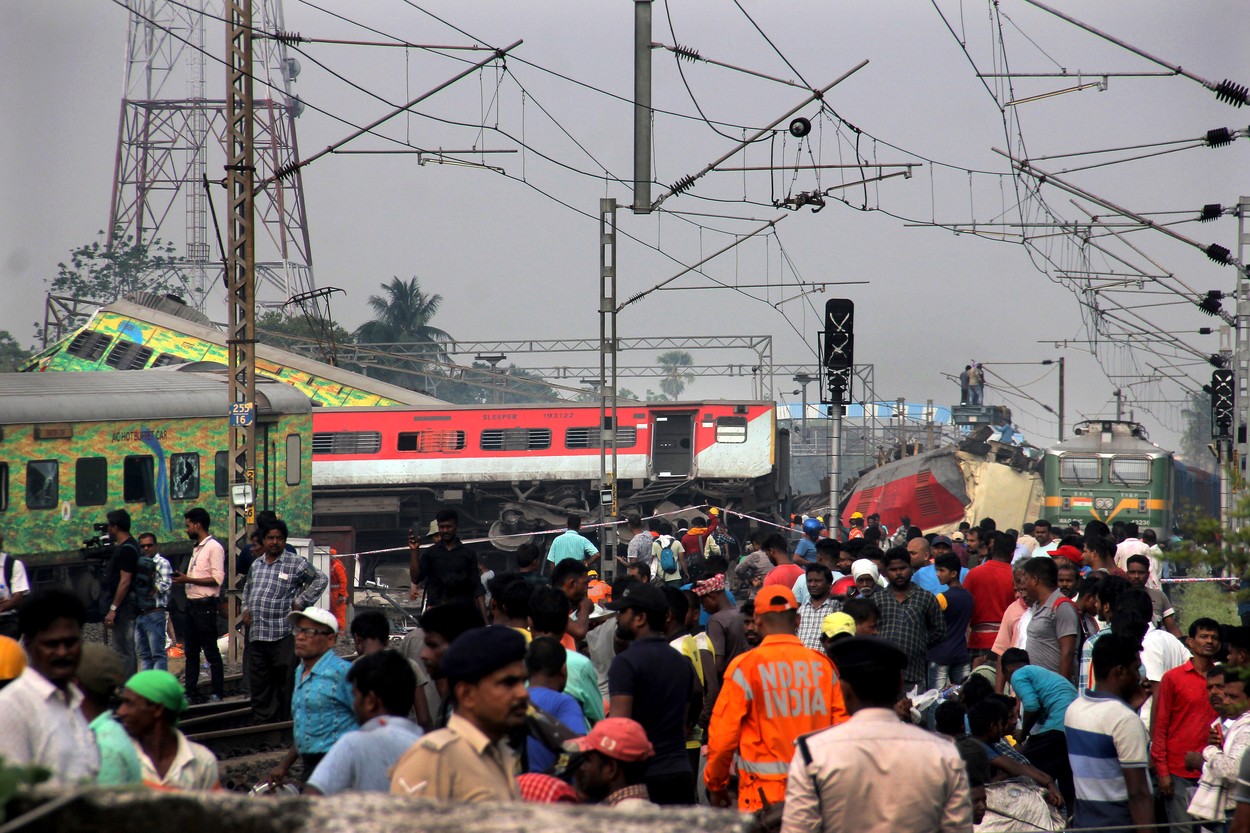 Bilanțul victimelor după catastrofa feroviară din India: 288 de morți și peste 1.000 de răniți. Operațiunile de salvare s-au încheiat