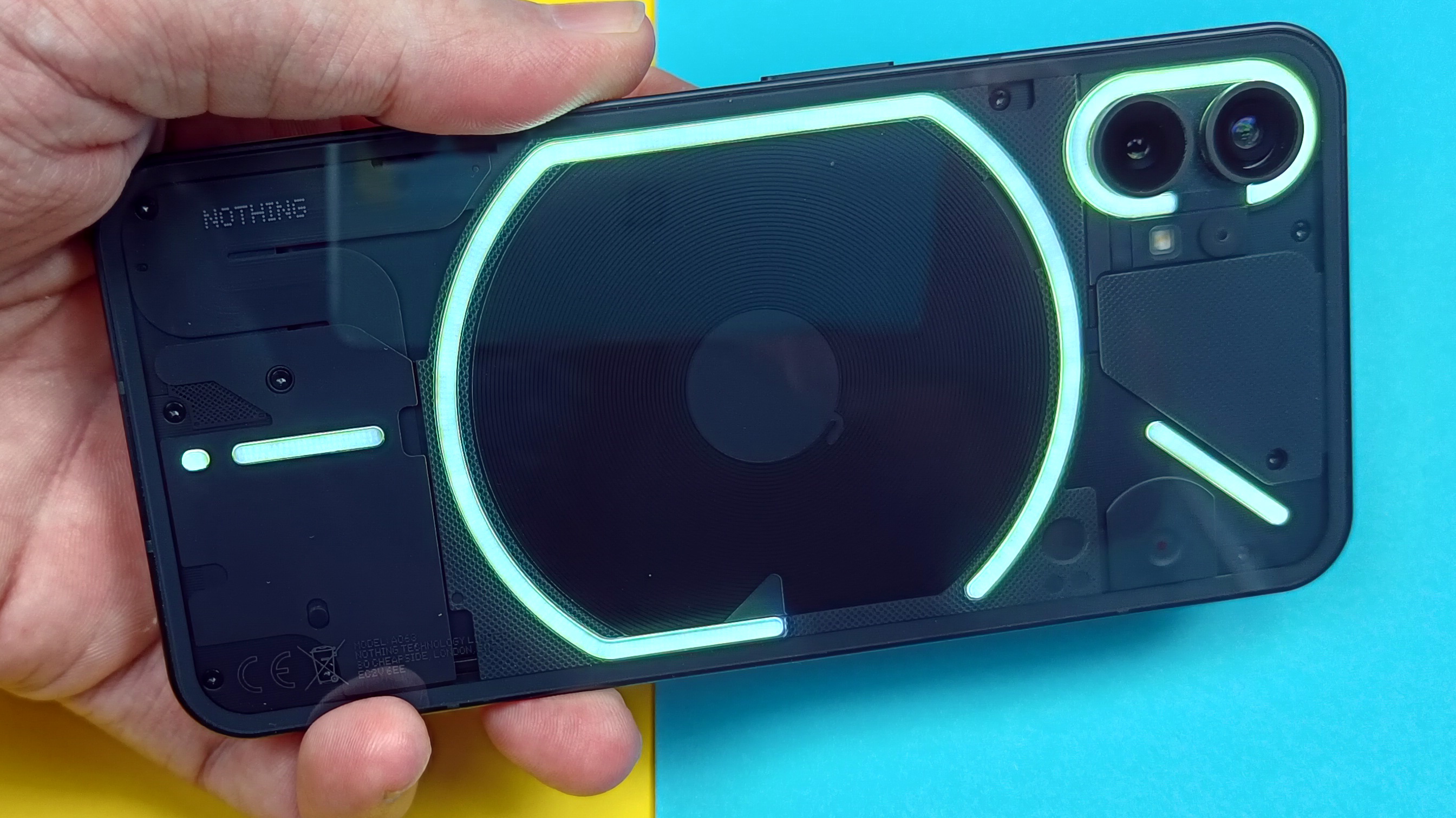 Nothing Phone 1 im Test: Trotz Mega-Hype kein Pixel-Killer | Heise