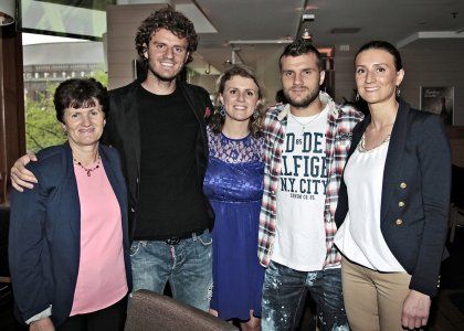 Calvarul familiei de refugiați a finlandezului Perparim Hetemaj: din Kosovo, într-un spital de nebuni din Oulu, via România. ^«În Timișoara am fost siguri că am scăpat de război!»