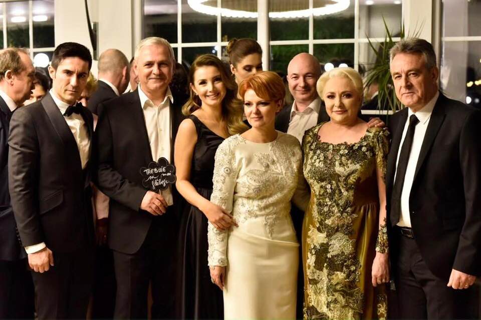 FOTO/ Liviu Dragnea, însoțit de iubita lui la nunta Liei Olguței Vasilescu și a lui Claudiu Manda. Ce ținută a purtat Irina Tănase