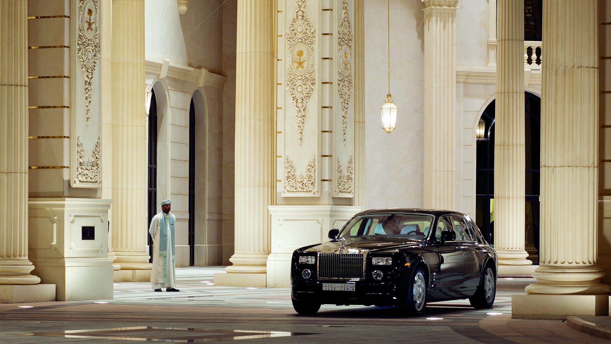 GALERIE FOTO| Prinții saudiți arestați sunt închiși în Ritz Carlton. Cum arată ”închisoarea”
