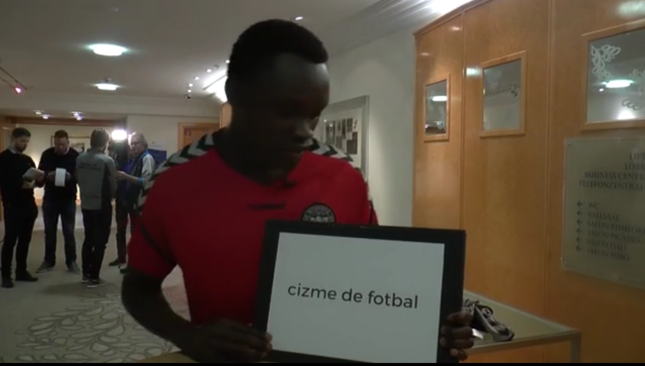 Danezii s-au distrat în cantonament încercând să vorbească în limba română. Vedeți cum s-au descurcat | GALERIE FOTO&VIDEO