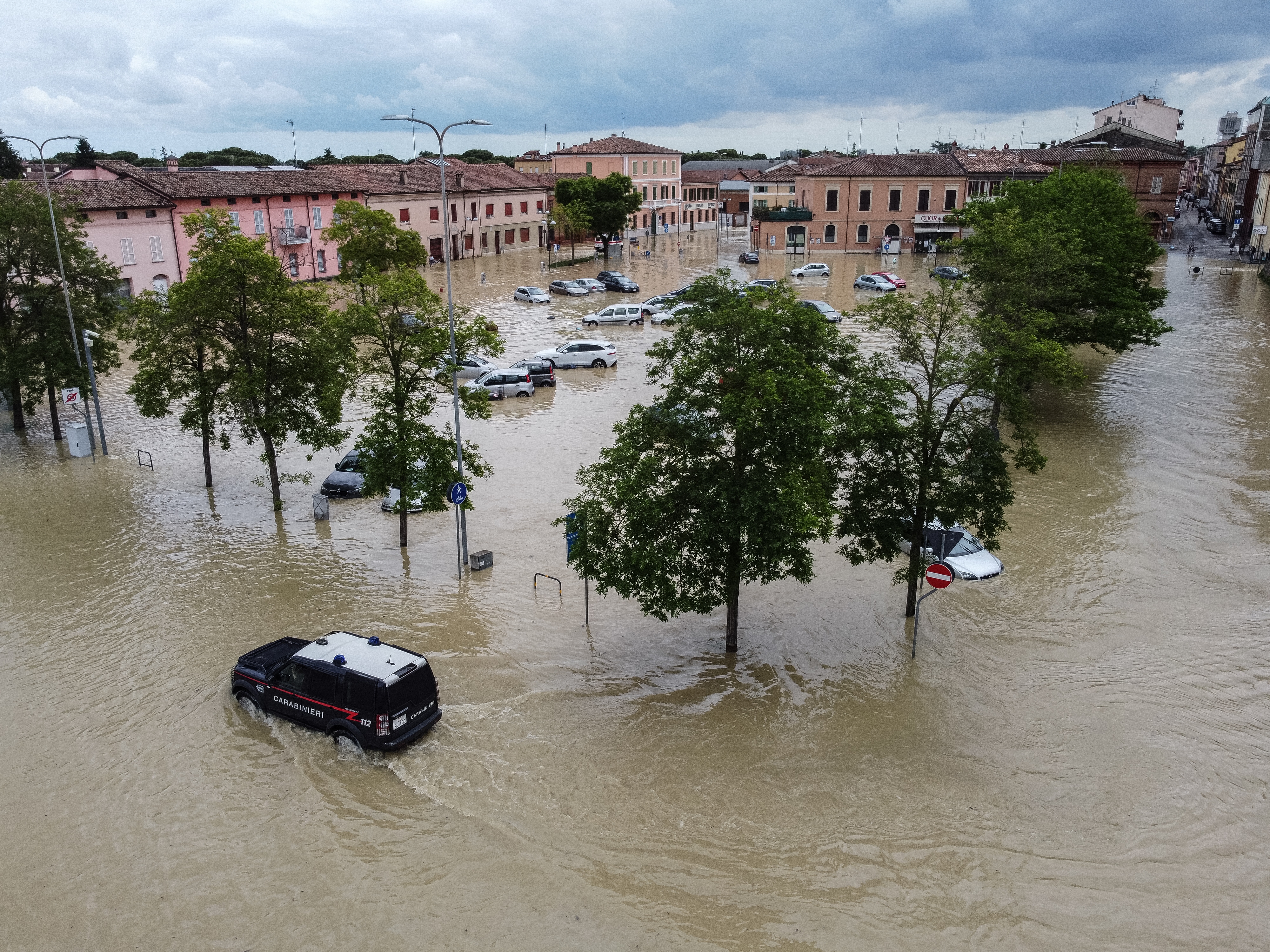 Italia încearcă să-și revină după cele mai grave inundații din ultimii 100 de ani. Imagini din dronă cu urmările dezastrului