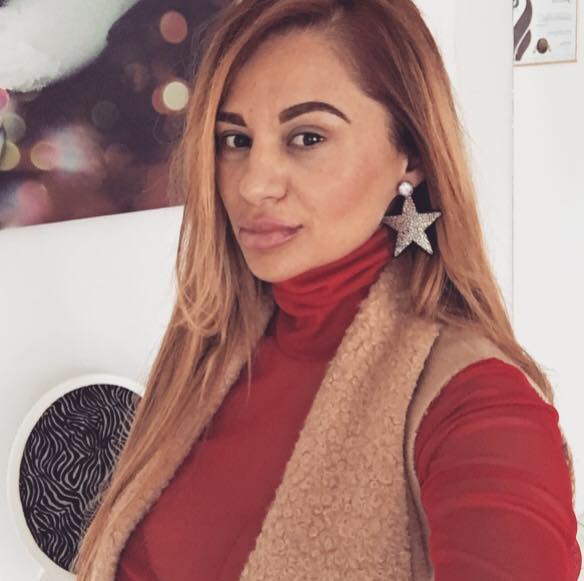 Fals medic estetician din Oradea, descoperit de polițiști. Femeia făcea injecții cu acid hialuronic în buze și cearcăne, deși nu are aviz de liberă practică / FOTO