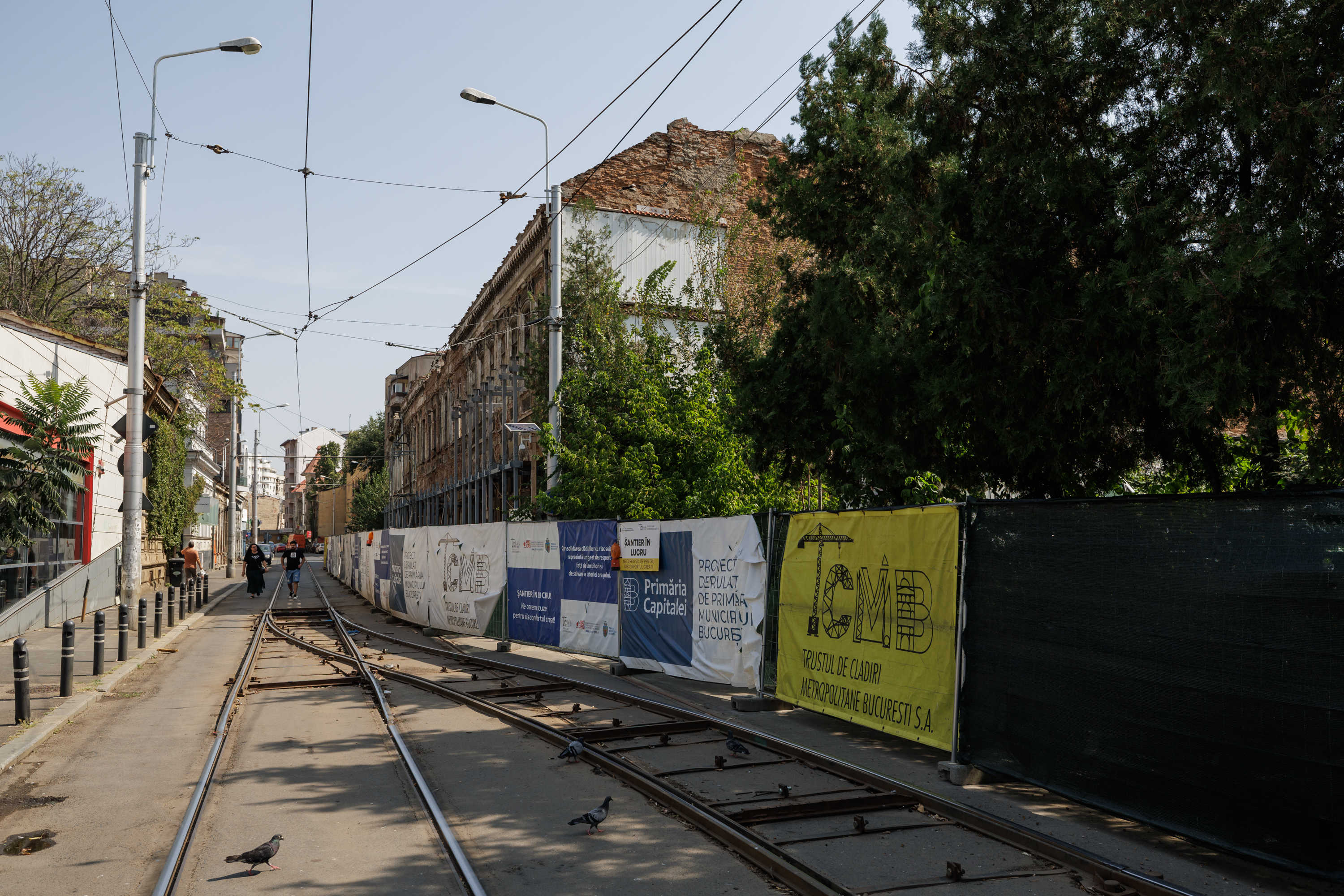 REPORTAJ. Libertatea a intrat pe șantierul de la Hanul Solacolu din București. „Era o groapă de gunoi și o bombă ecologică. Am scos două mii de tone de deșeuri”